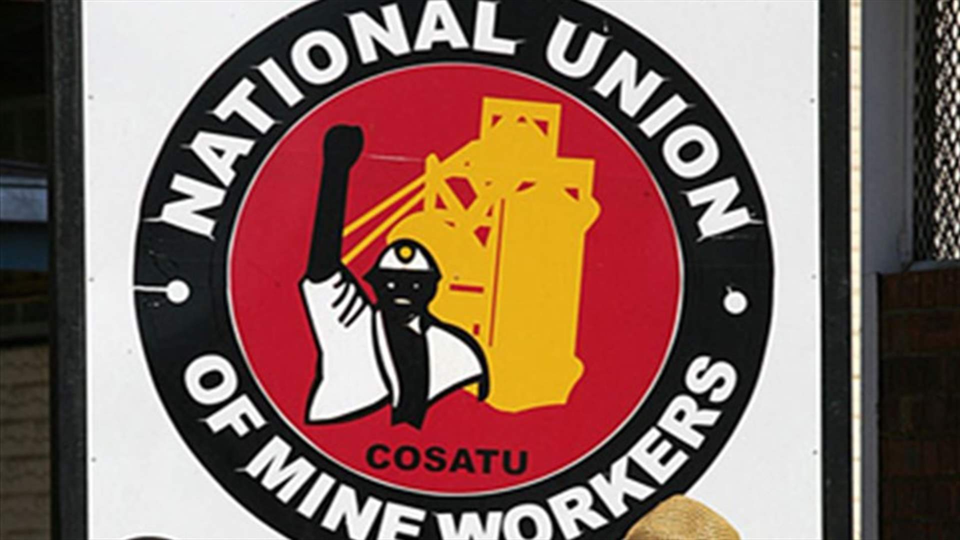 Two people shot at Lonmin mine in S.Africa, one dead -police