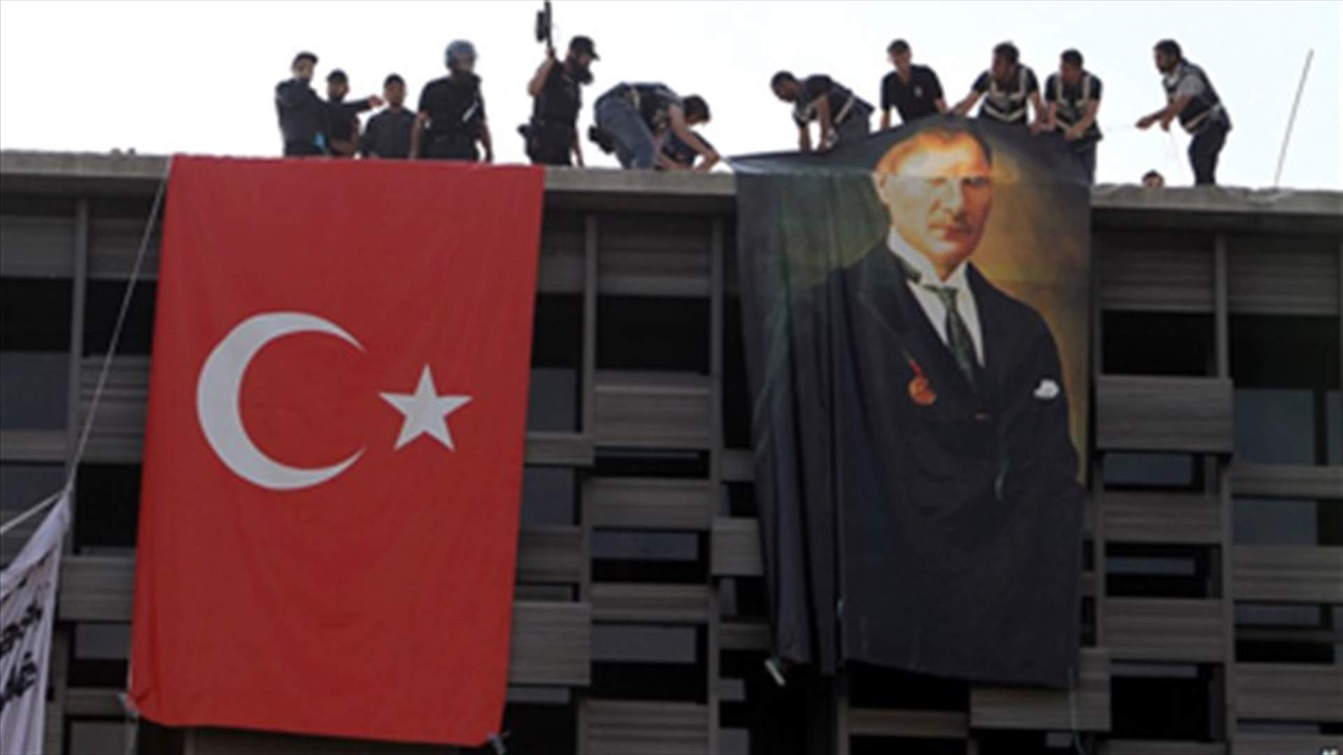 REPORT: Turkish riot police enter Istanbul Gezi Park