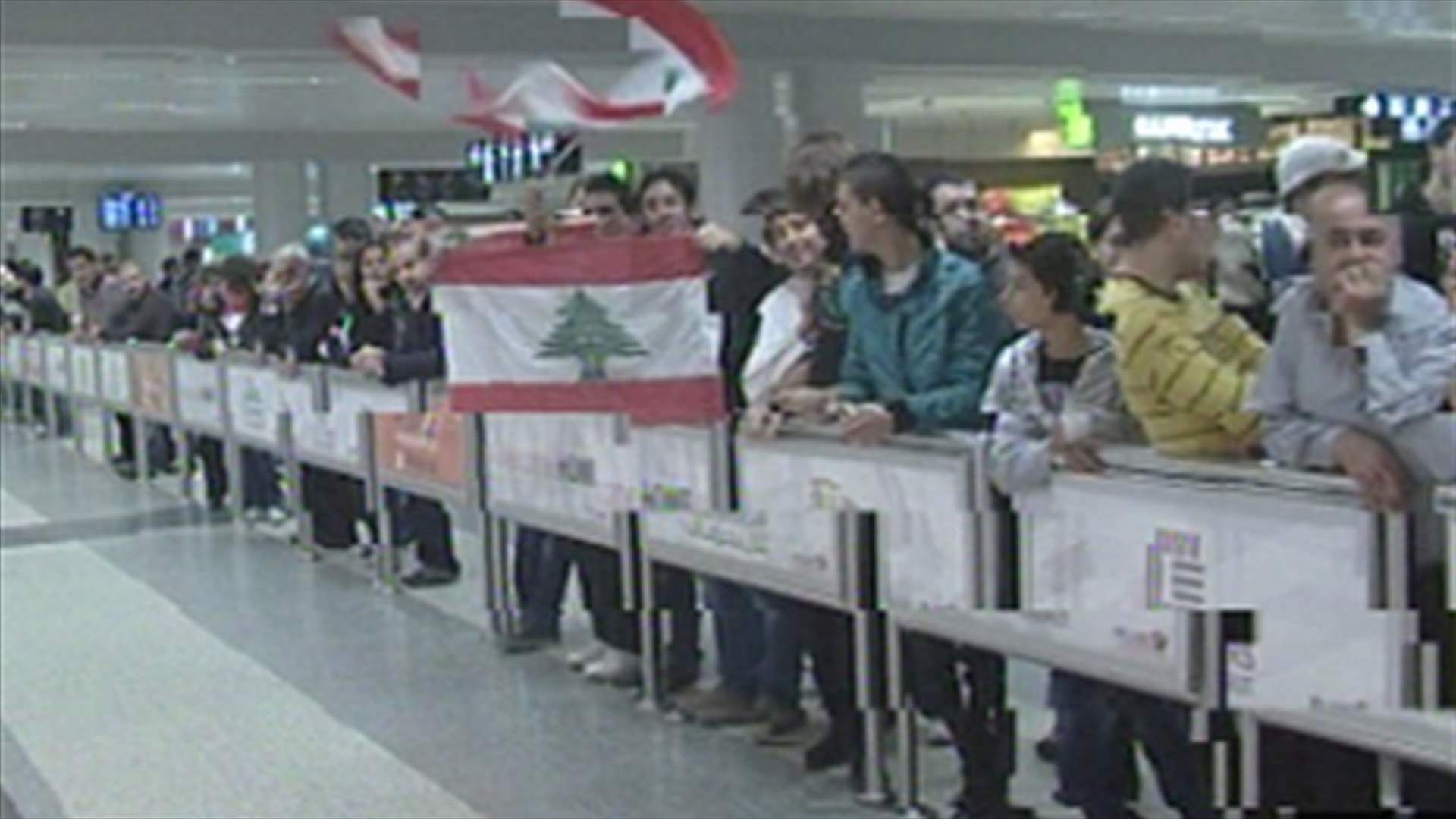 بعد فوز تاريخي ... منتخب لبنان لكرة القدم يستقبل ببيروت استقبال الابطال