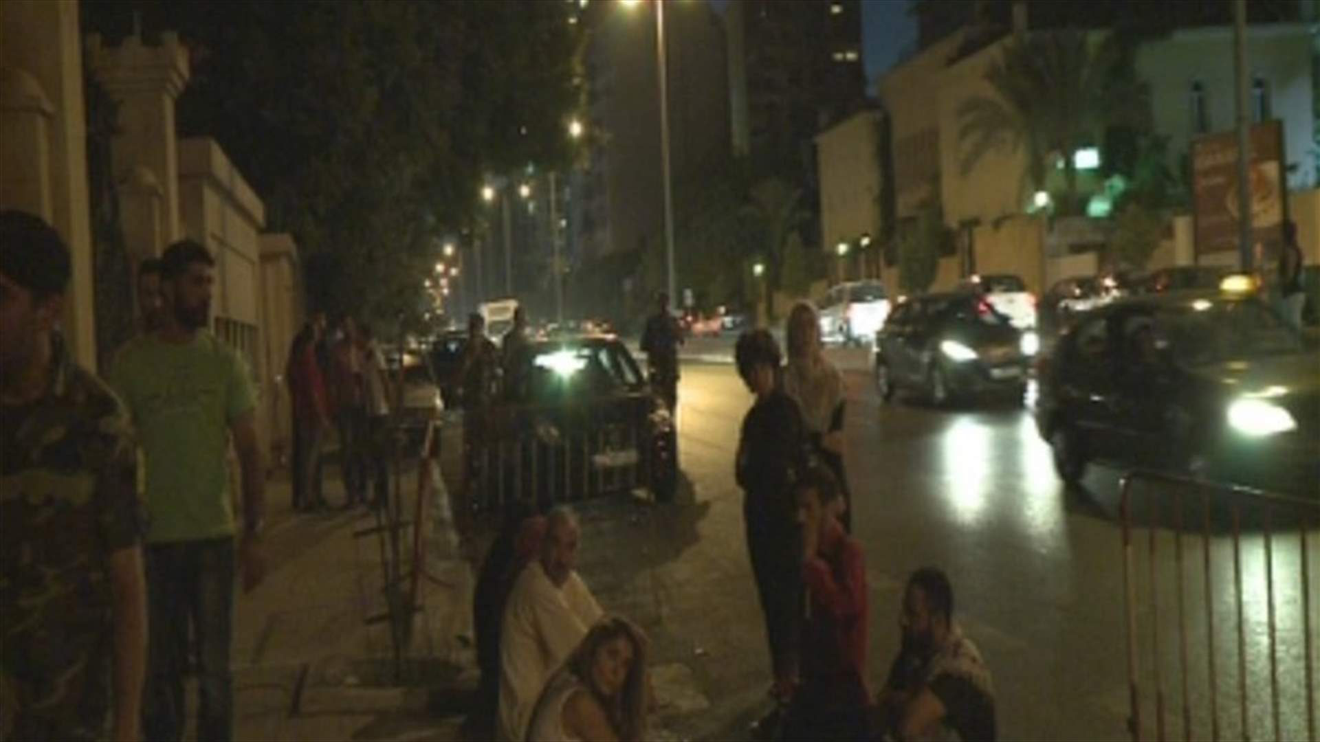 أهالي موقوفي التحركات الشعبية يتحركون أمام المحكمة العسكرية