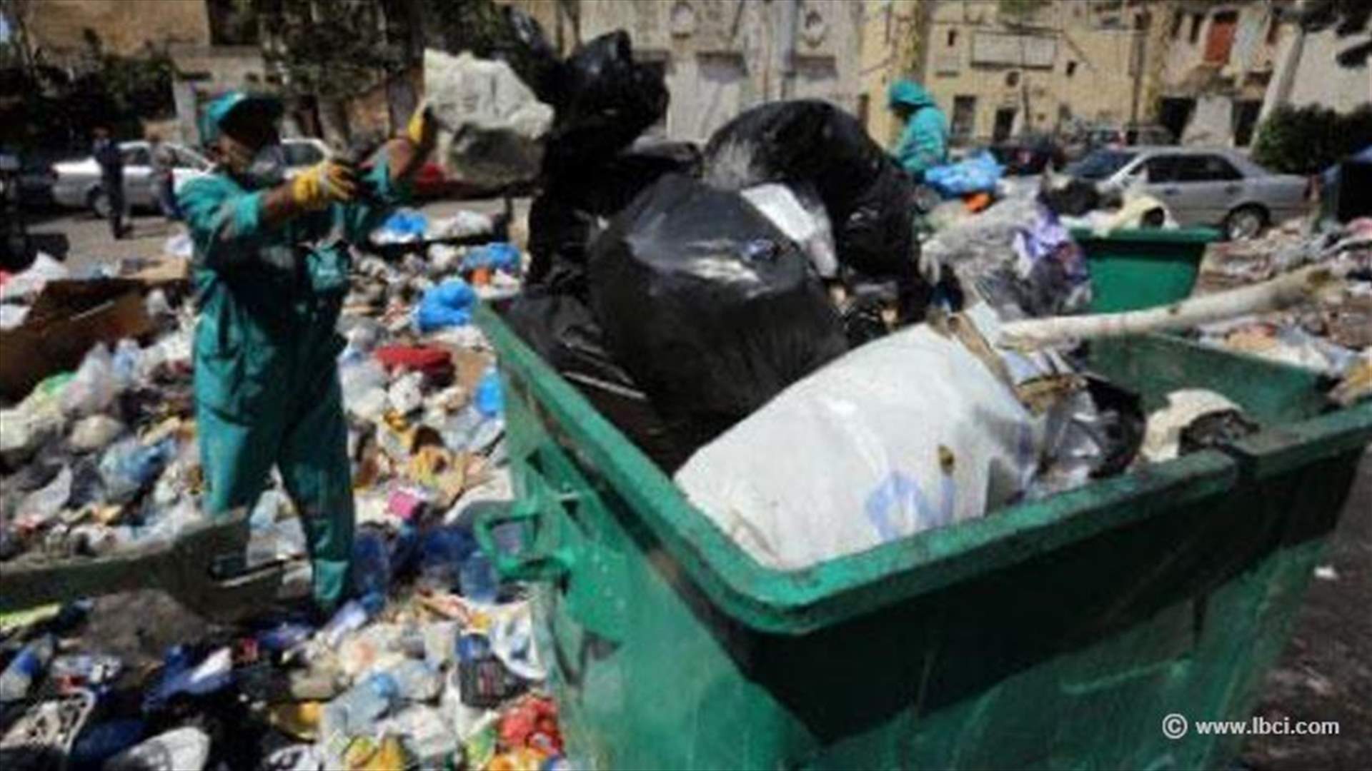 مصادر لـ "الأنباء الكويتية": البدء برفع النفايات الإثنين