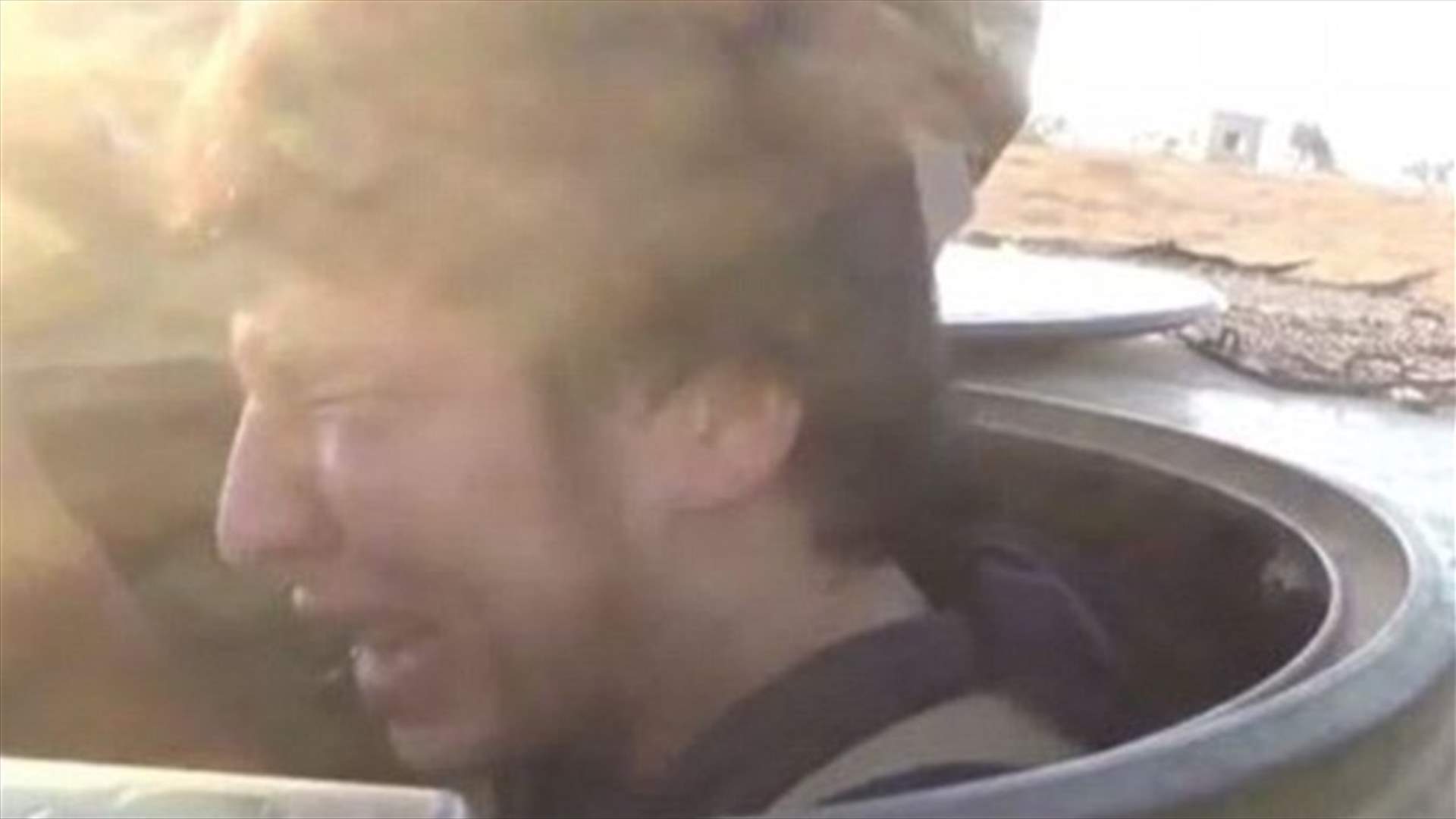 بالصور والفيديو: مراهق يفجع بالبكاء قبل تنفيذ عمليته الانتحارية في الفوعة السورية