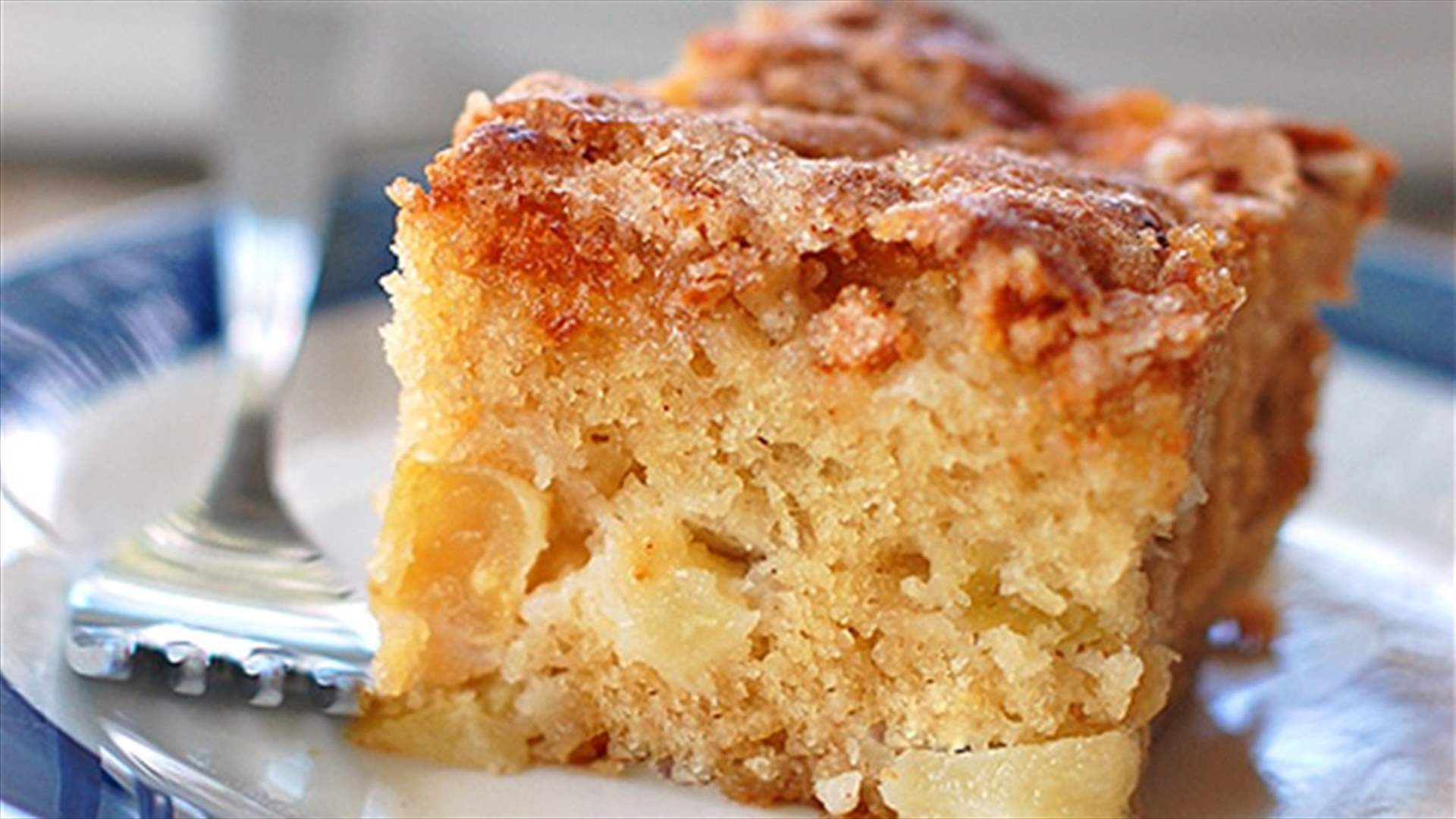 [VIDEO] Blissfully Easy Cinnamon Apple Cake Recipe