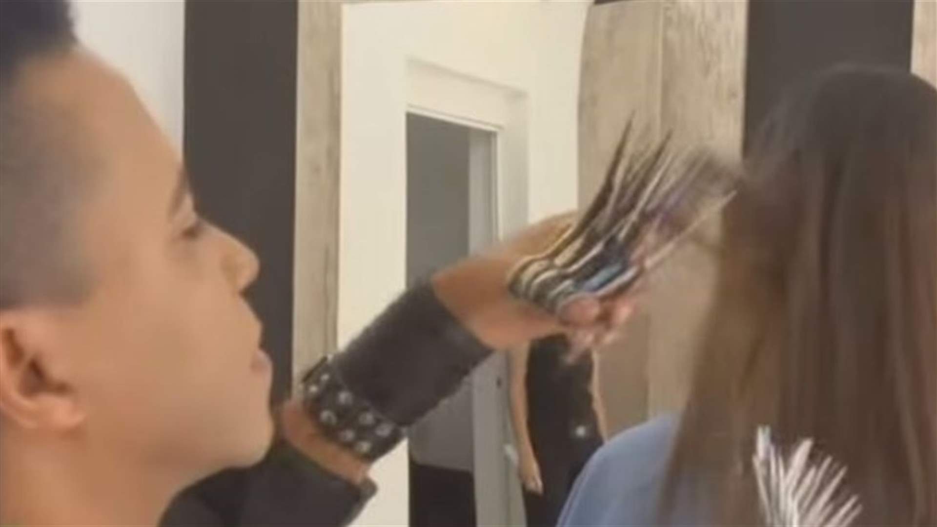 بالفيديو: 4 دقائق و23 مقصاً لأجمل قصة!