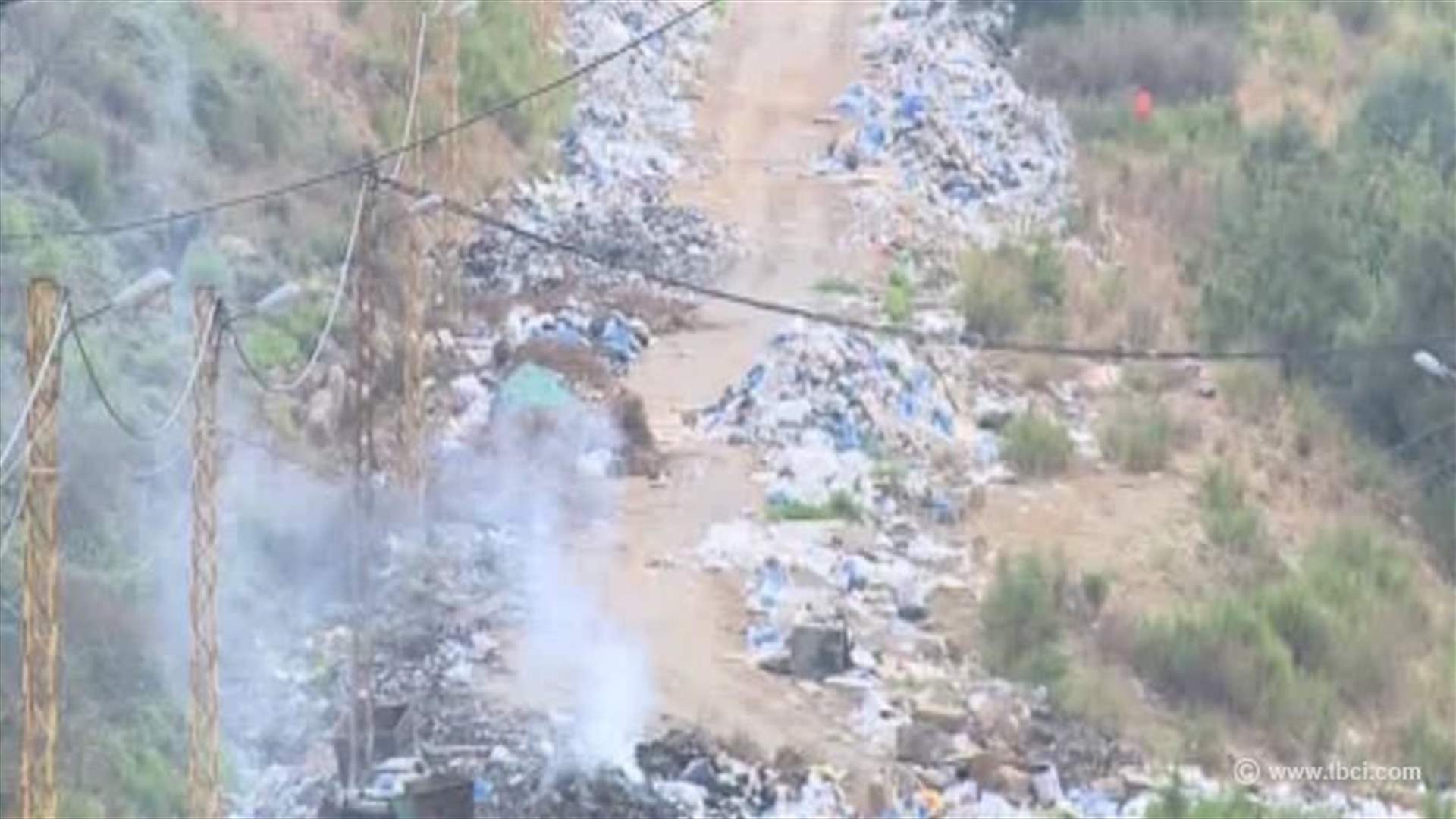 Al-Fanar residents stage sit-in against waste dump in the area 