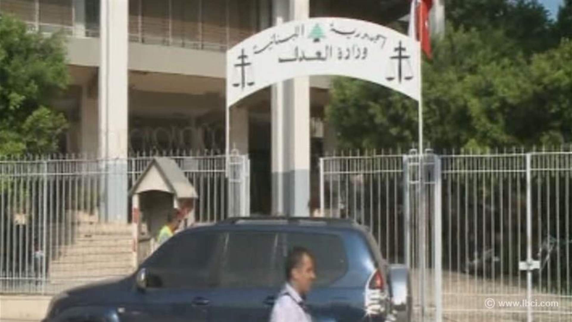 ترك  المتظاهر صلاح نور الدين