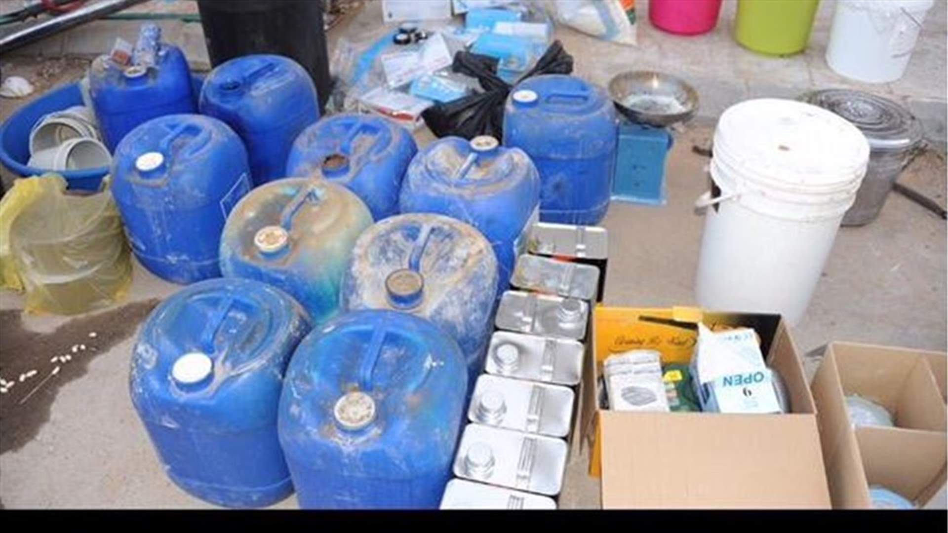 Saudi forces arrest two foreigners at illegal bomb factory -SPA