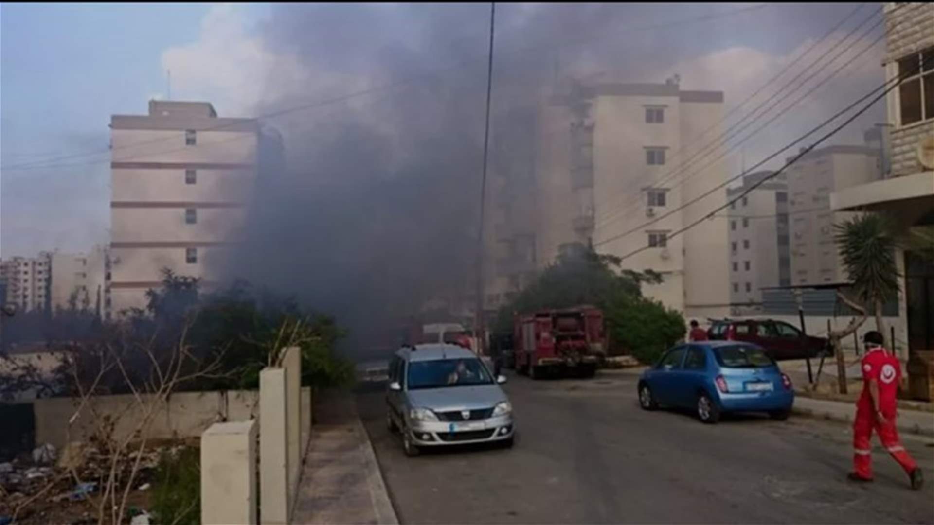 حريق كبير بمستودع في منطقة أبي سمراء