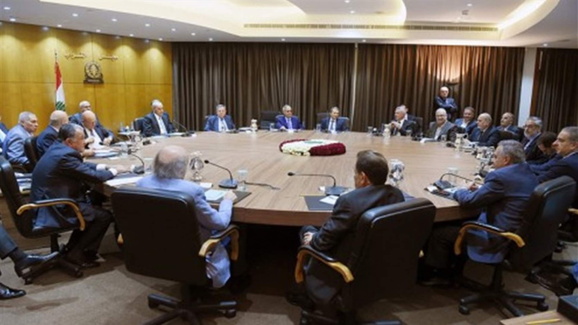 النهار: جلسة الحوار الختامية أقفلت على أوراق خطية من أقطاب الحوار