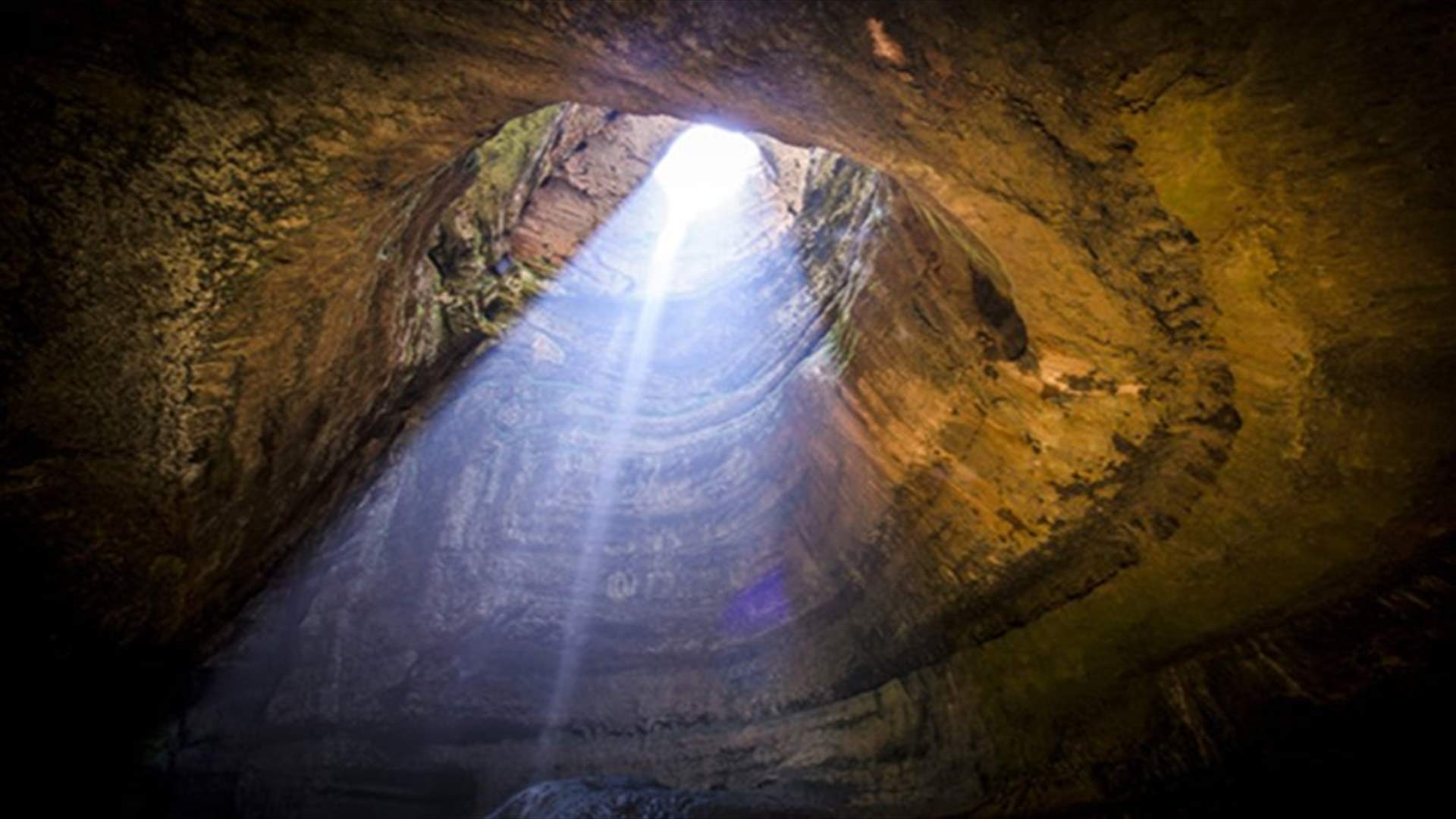 [VIDEO] David Lama Climbs Lebanon’s Cascading Sinkhole Balou Ballaa 