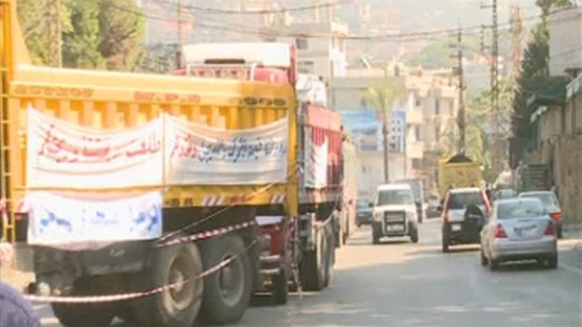 At least 50 trucks head to Jeita roundabout to block road 