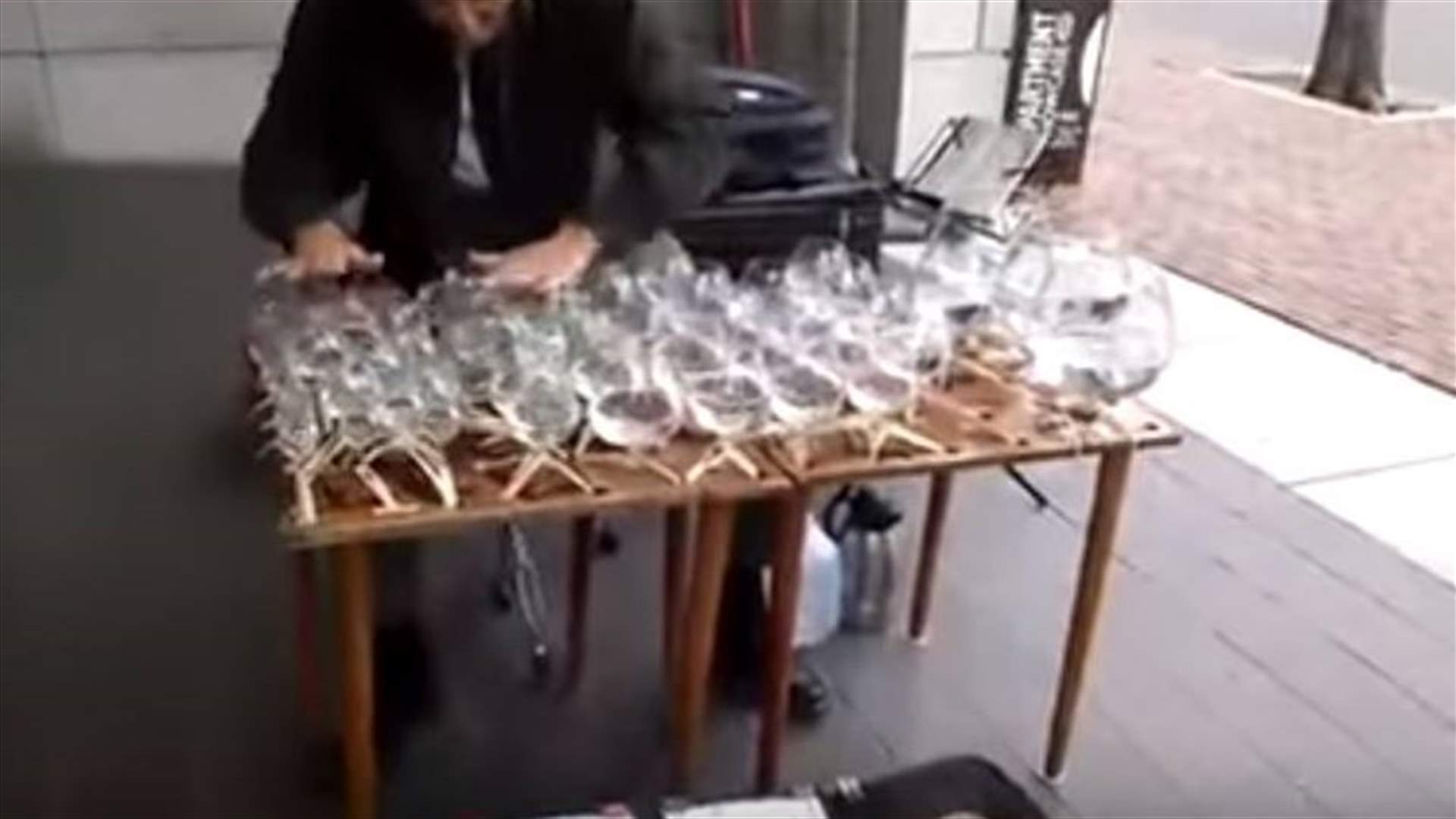 [VIDEO] Street Performer Plays Feirouz On Water Glasses
