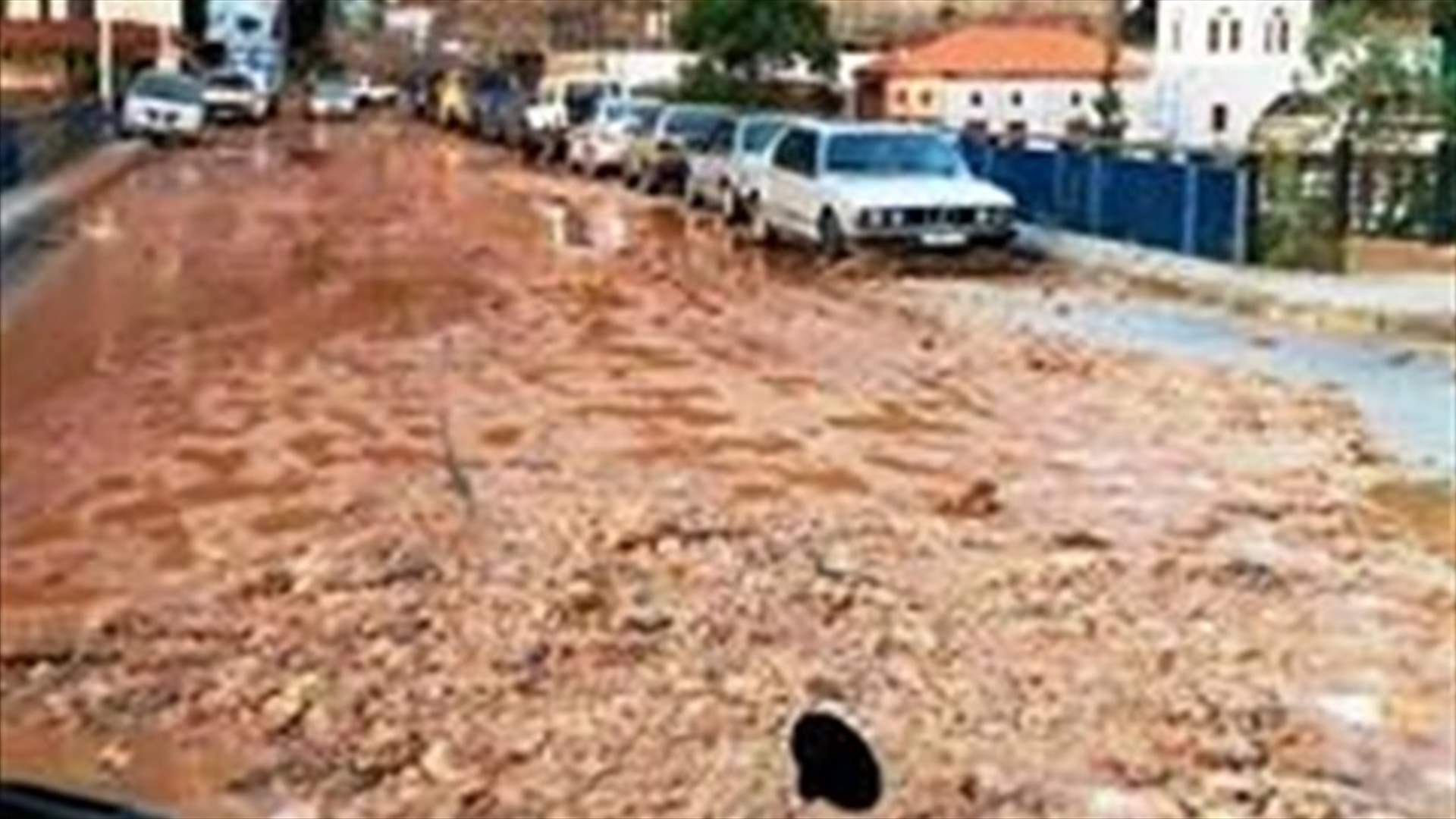 مياه الأمطار غمرت منازل في طرابلس