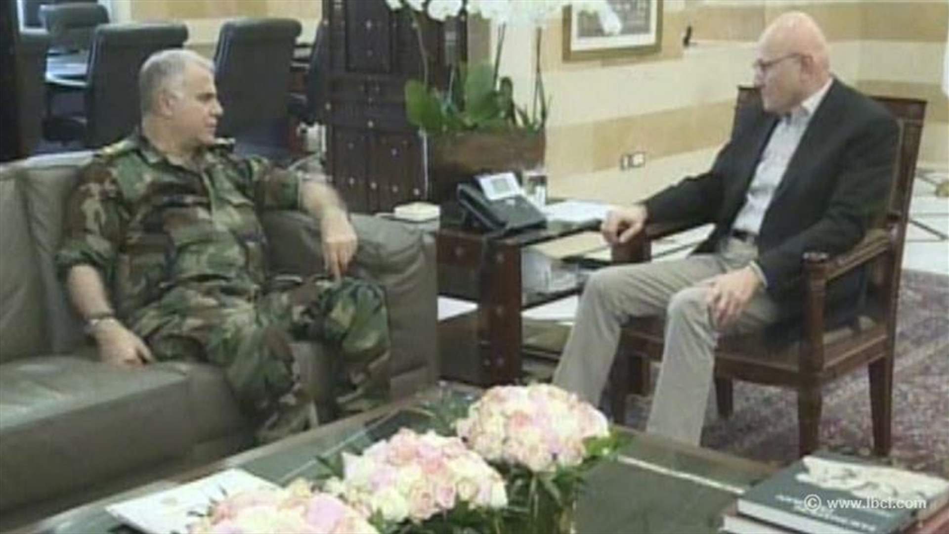 هل ستطلب وزارة المال سلفة من مصرف لبنان لدفع رواتب العسكريين؟ 