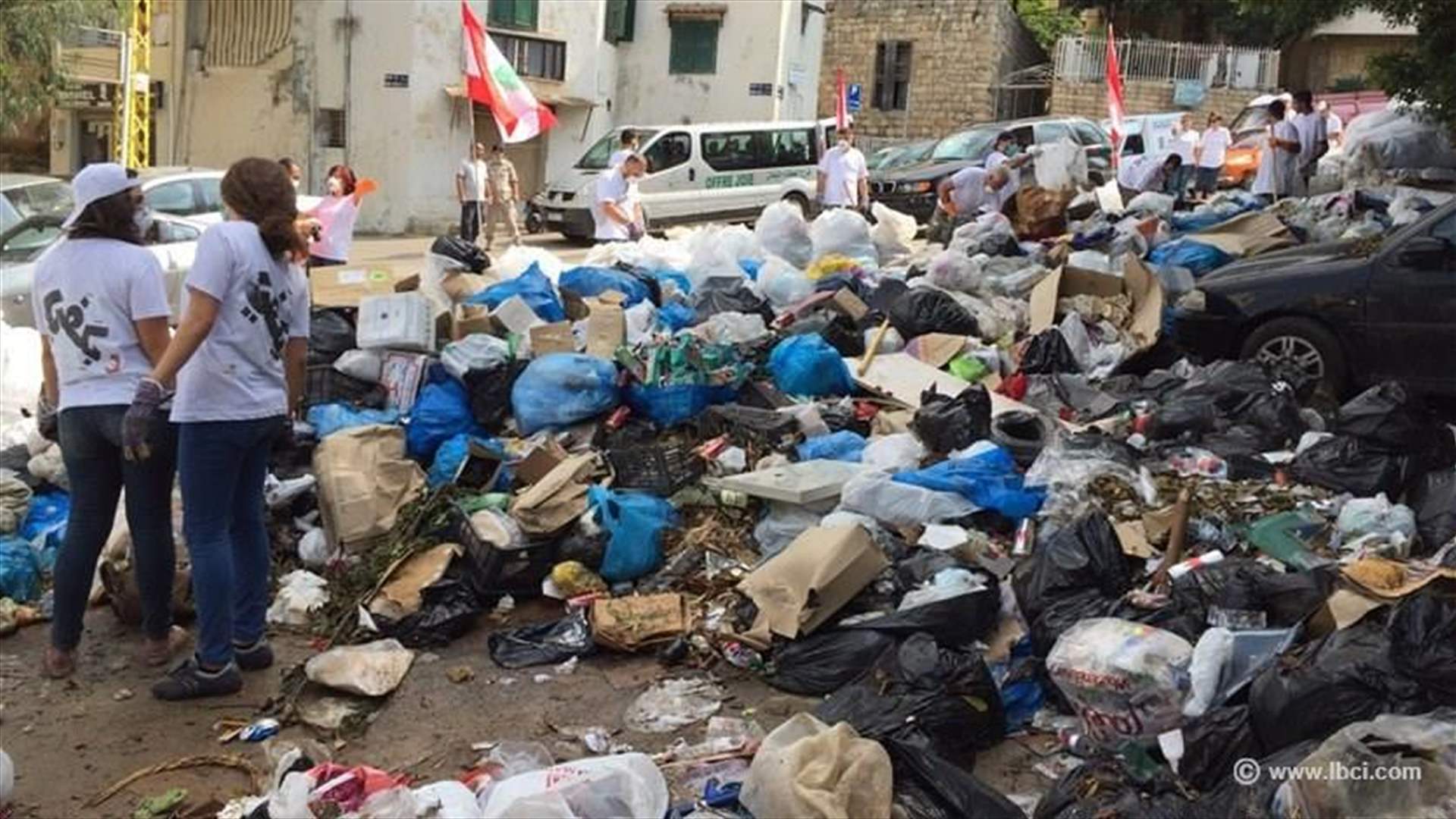 خاف "المسؤول" عندما مر من جانب شبان فرح العطاء؟