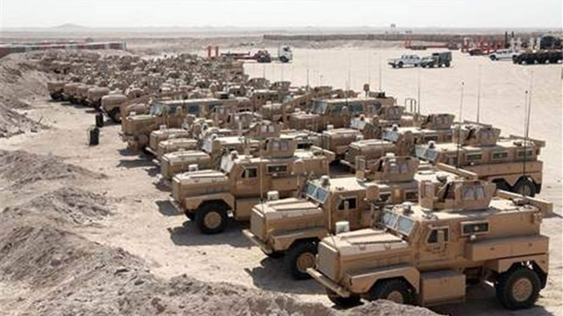 دبابات ومدرعات من التحالف لدعم عمليات فك الحصار عن مدينة تعز اليمنية