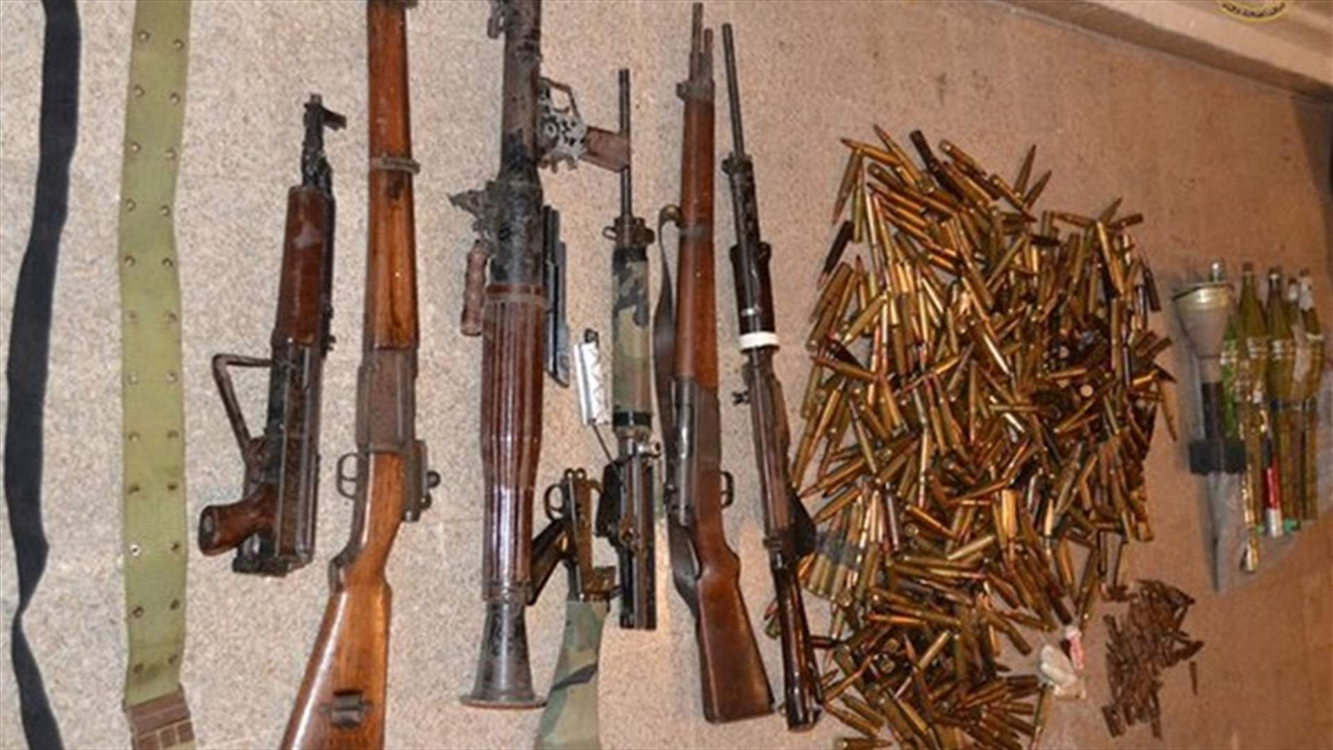 الجيش: دهم ملجأ في طرابلس وضبط مخزن اسلحة