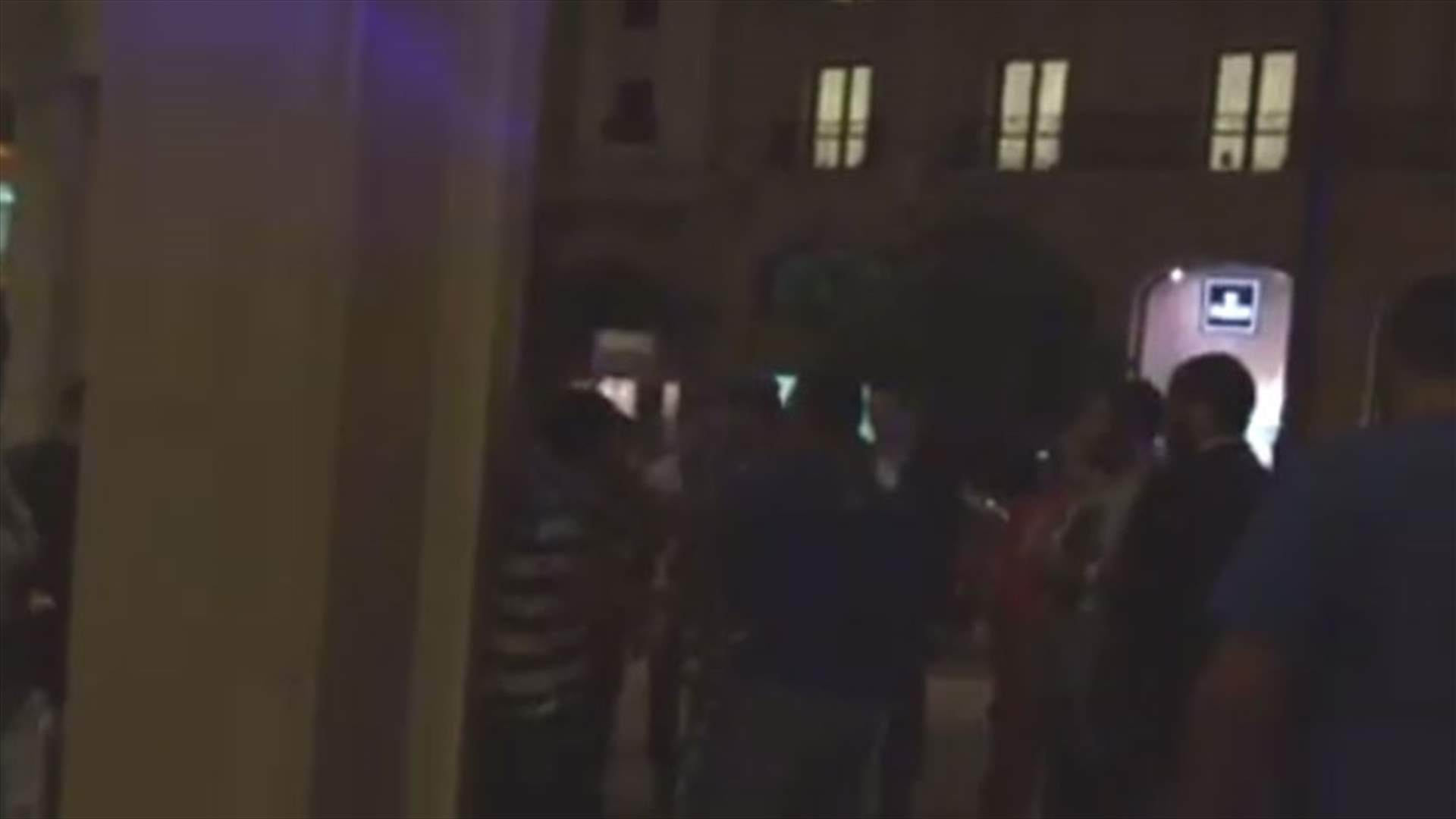 تعرض مجموعة من "طلعت ريحتكم" للضرب 