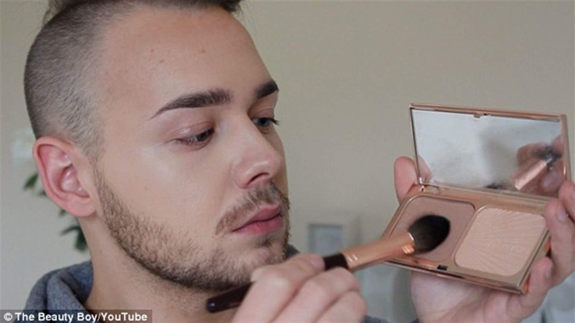 بالفيديو: هل يصبح الكونتور موضة للرجال ايضاً؟