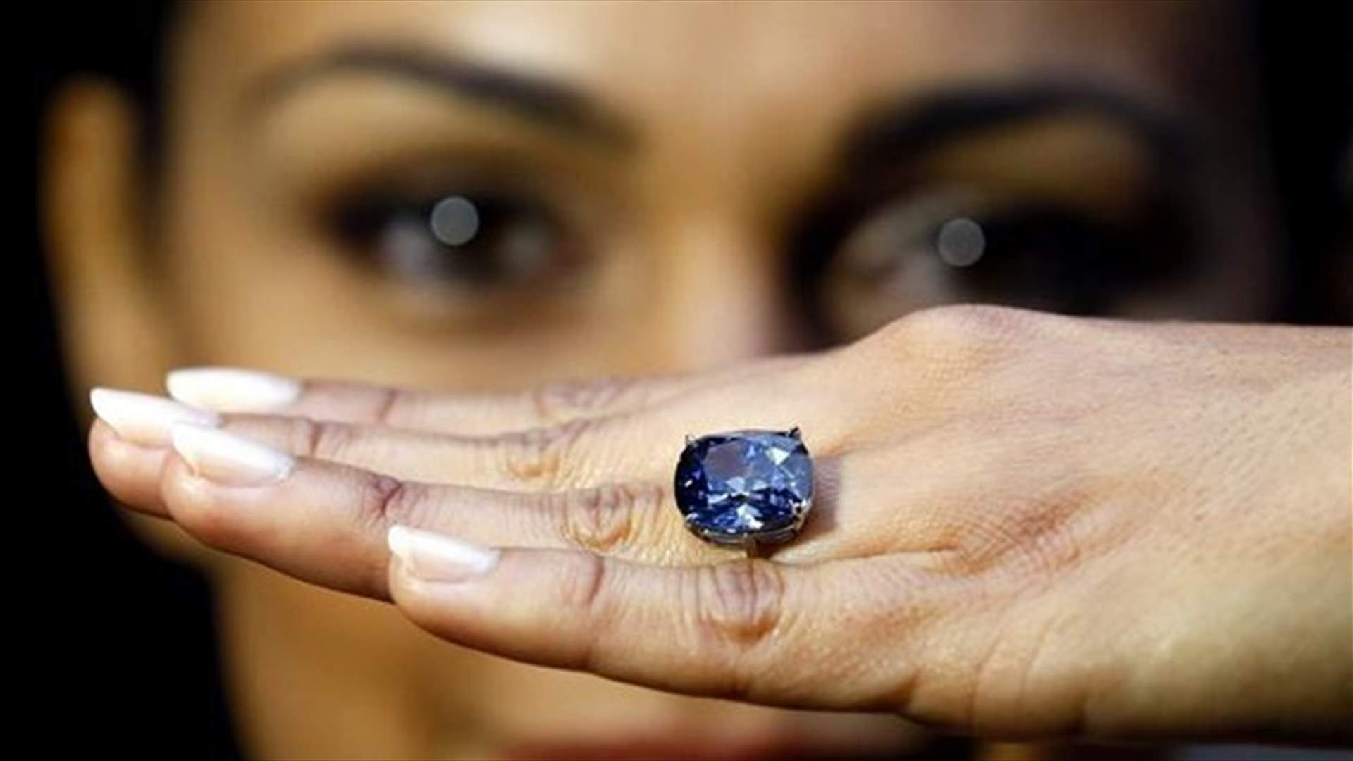 بالصور: 48 مليون دولار لخاتم ماسي لجوزفين... فمن تكون؟