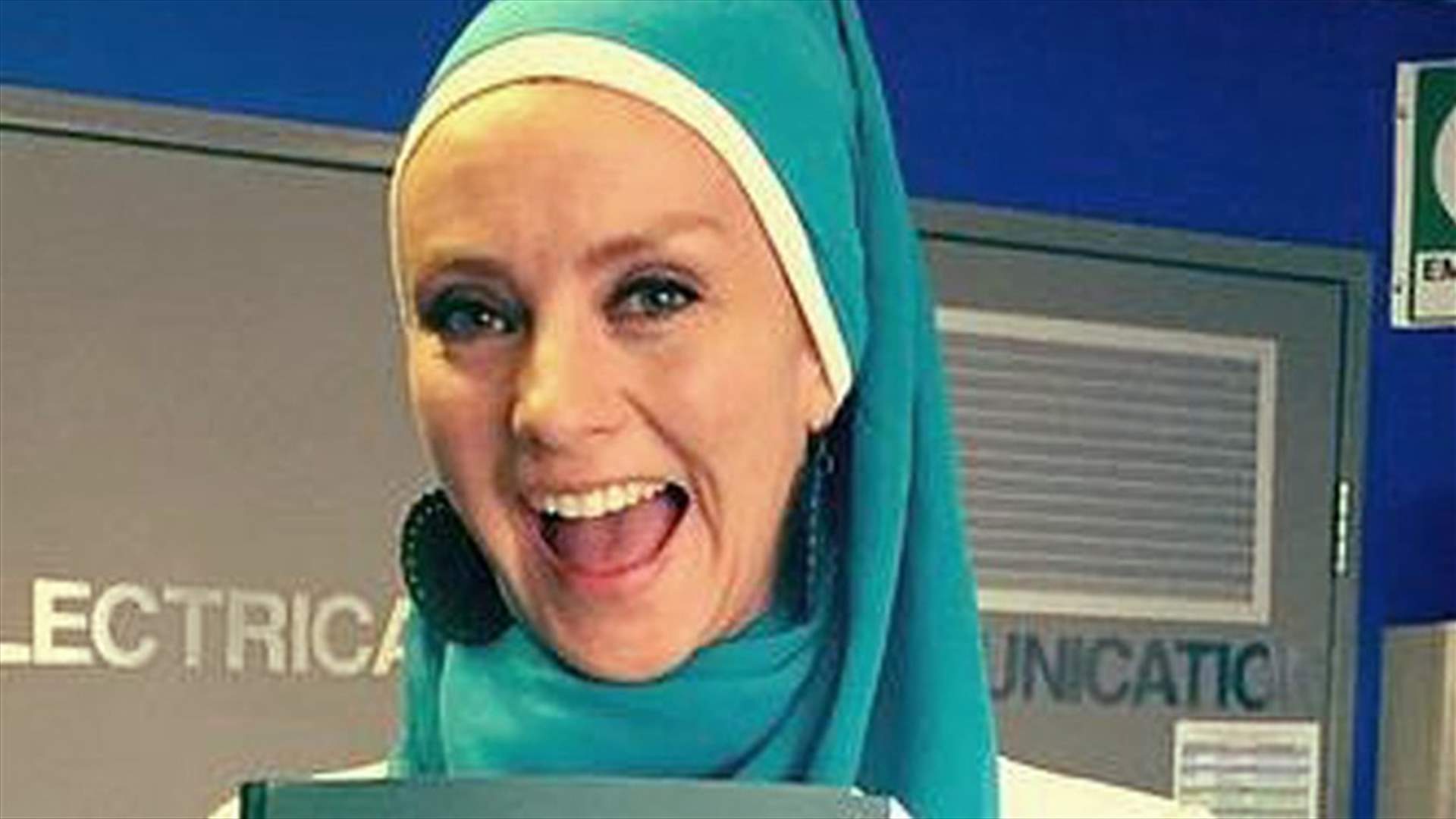 امرأة مسلمة تتبّرع بدولار مقابل كلّ رسالة كراه