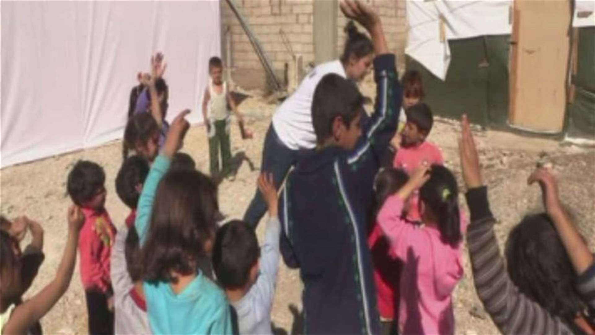 مساعدات للنازحين السوريين مع اقتراب الشتاء