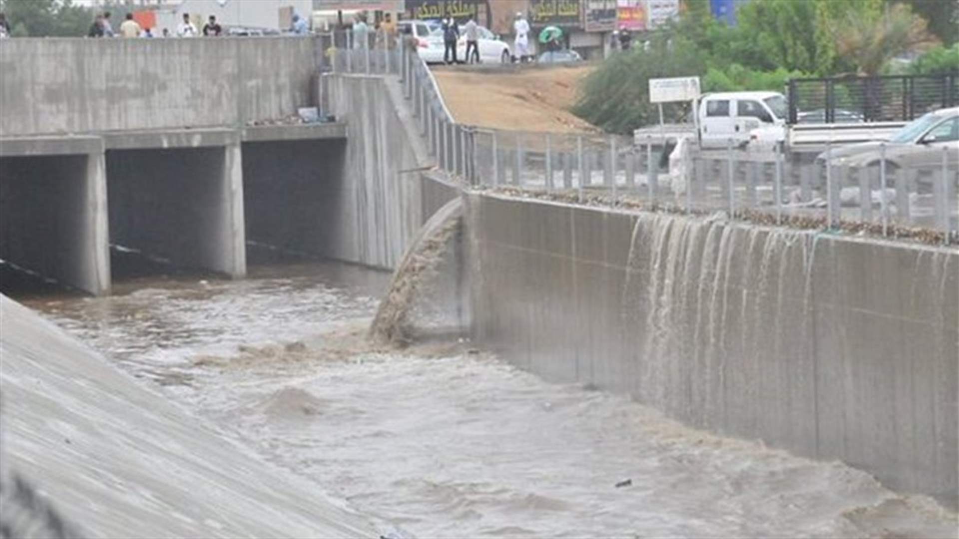 بالفيديو: عجائب... أحدثتها أمطار وسيول جدّة