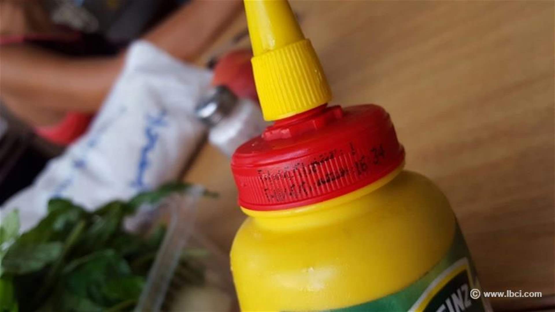 بضاعة منتهية الصلاحية على الرف