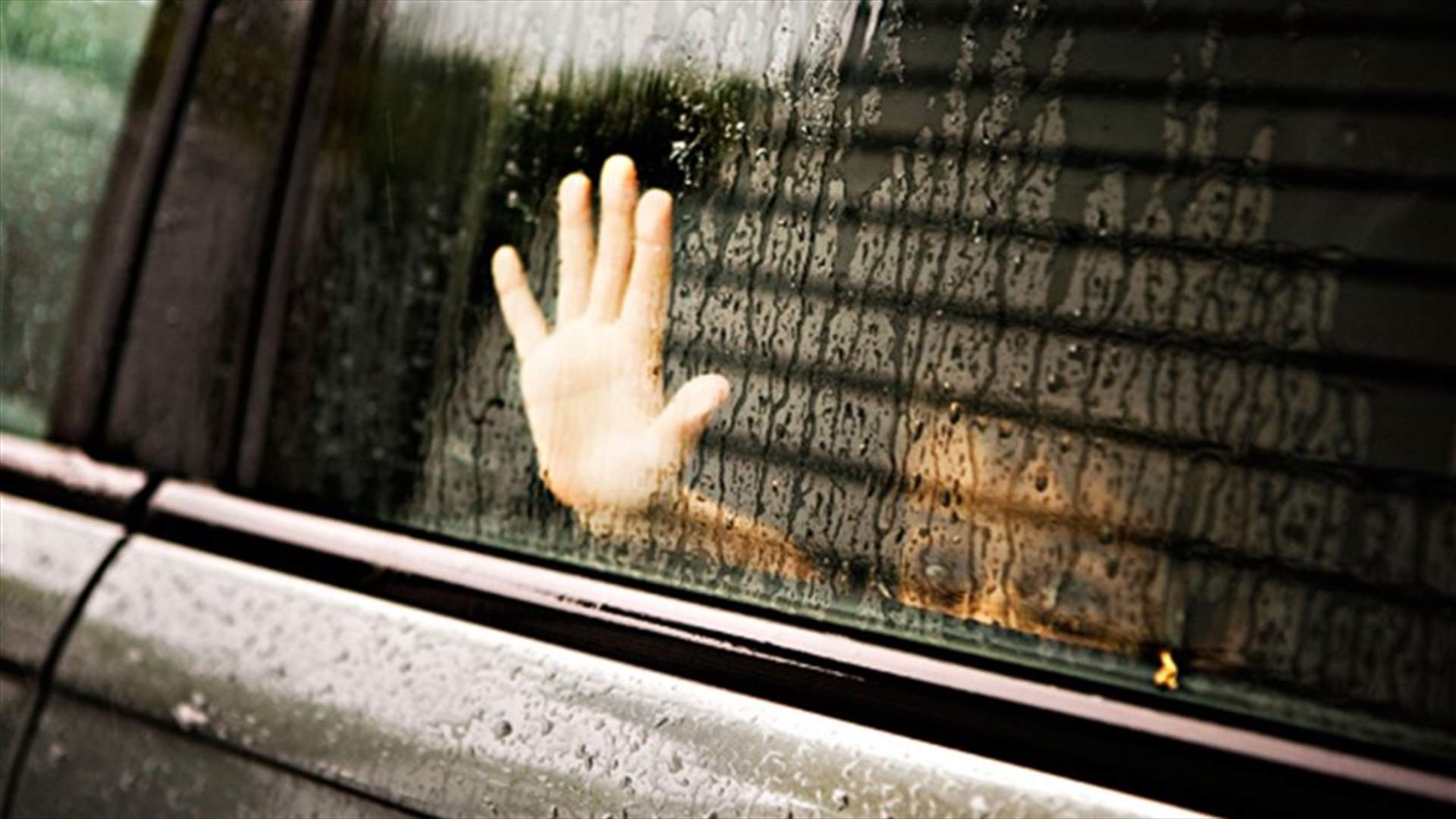 سرقوا السّيارة والطّفل 