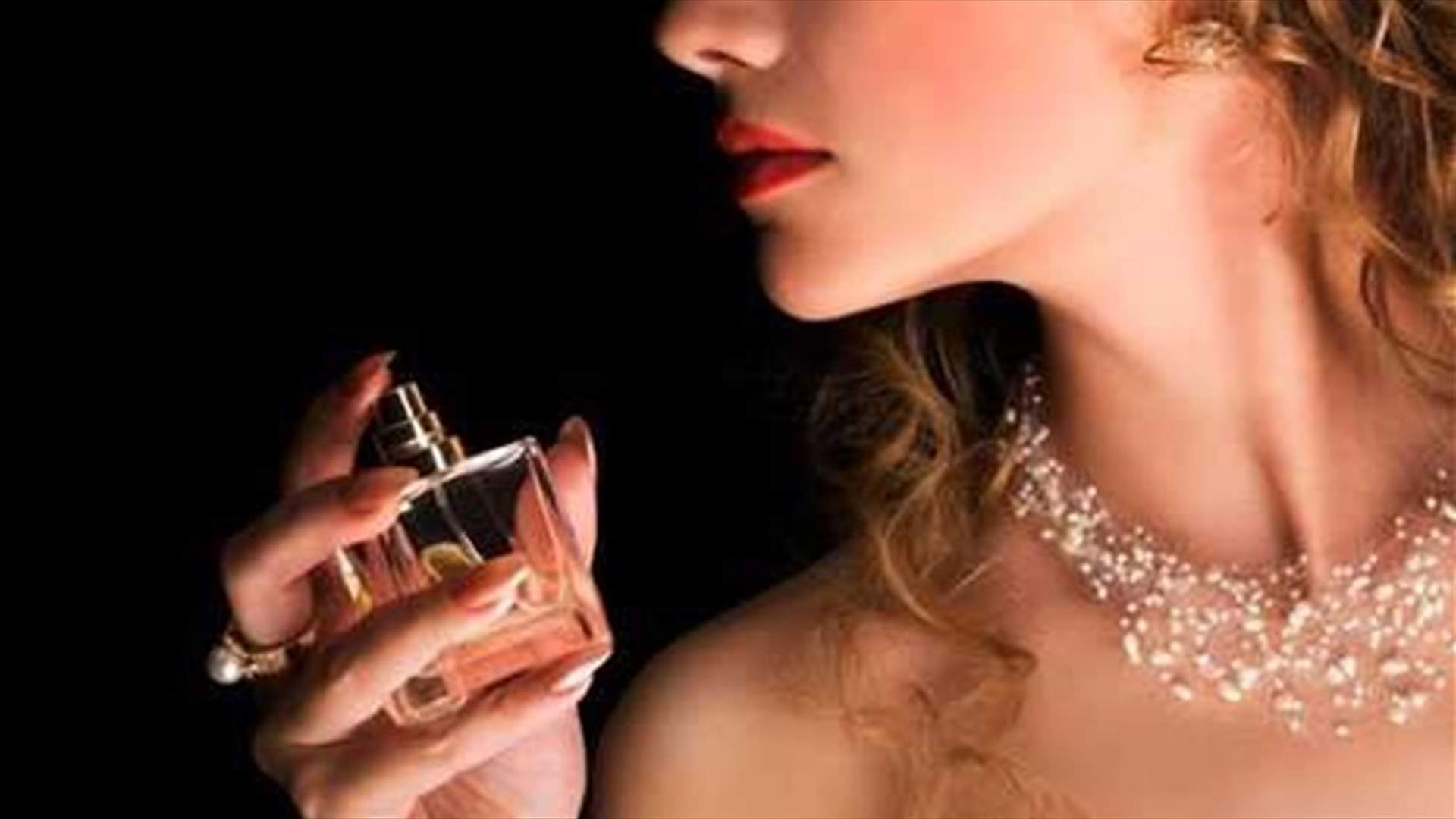 أكبر زجاجة عطور في العالم... من أبو ظبي 