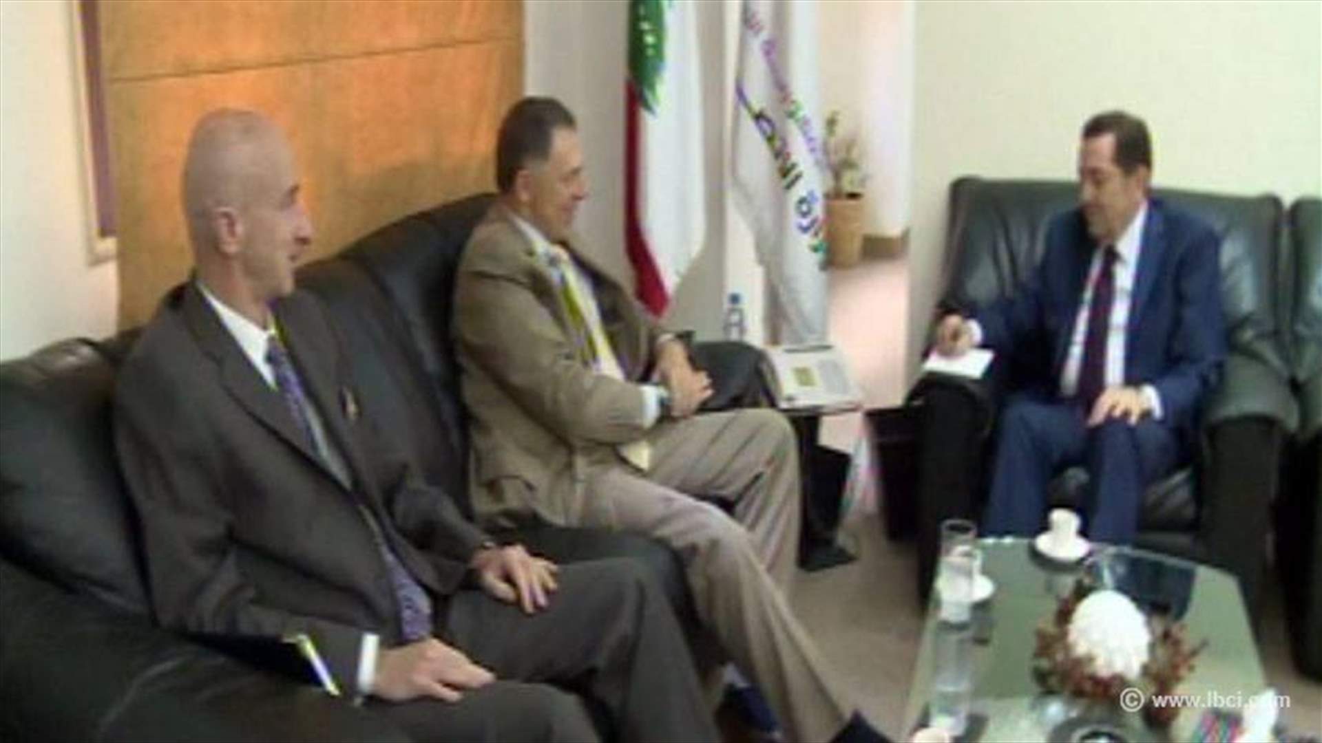 ريتشارد جونز يلتقي حرب 