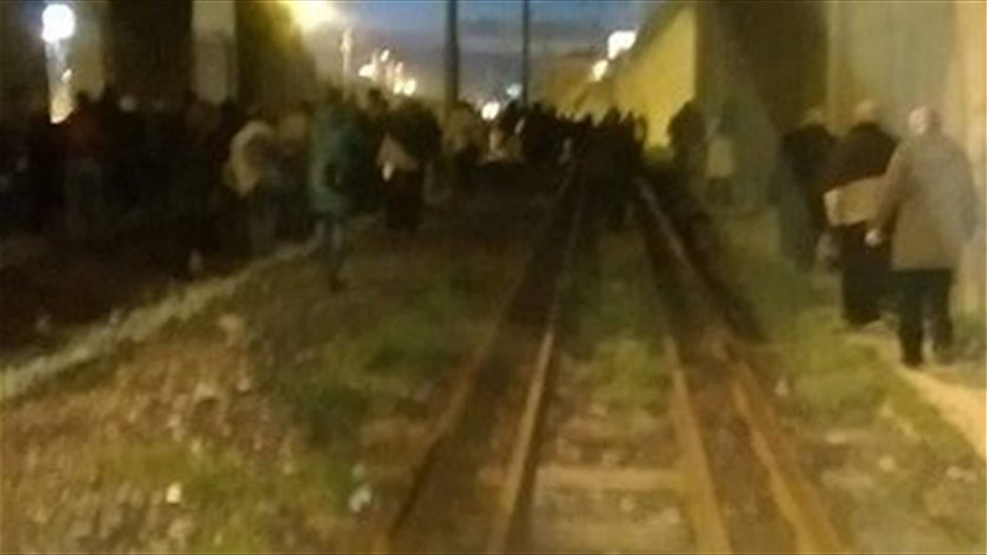  Pipe bomb explodes on overpass near Istanbul metro, 5 hurt -local mayor