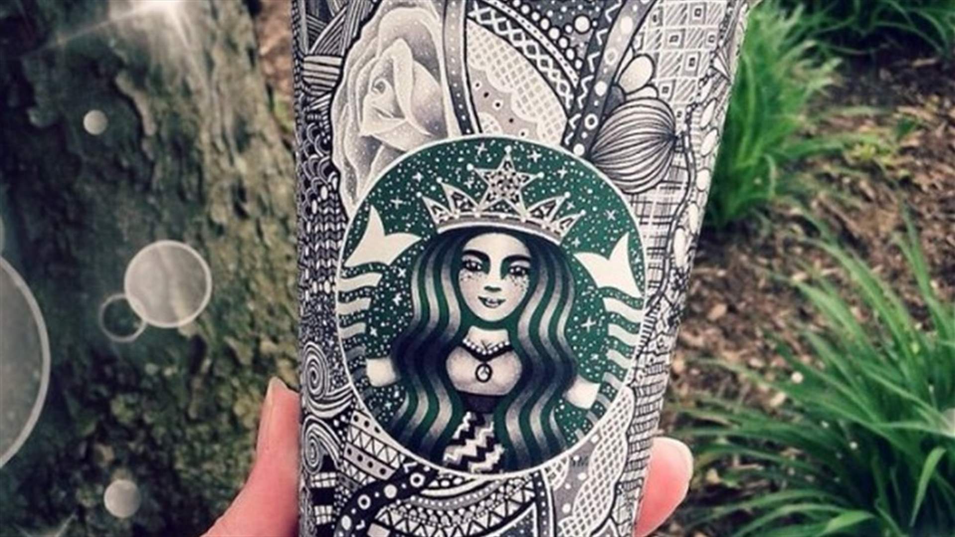 [PHOTOS] Artist Turns Starbucks Coffee Cups into Creative Art Works