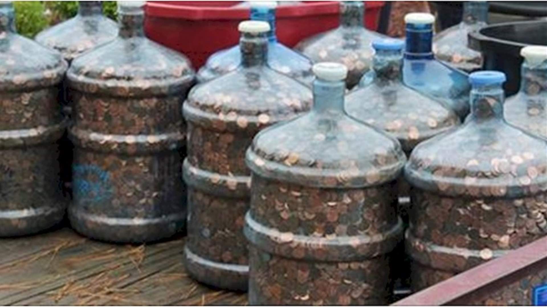 بالفيديو: جمع قروش معدنيّة بقيمة 5000$