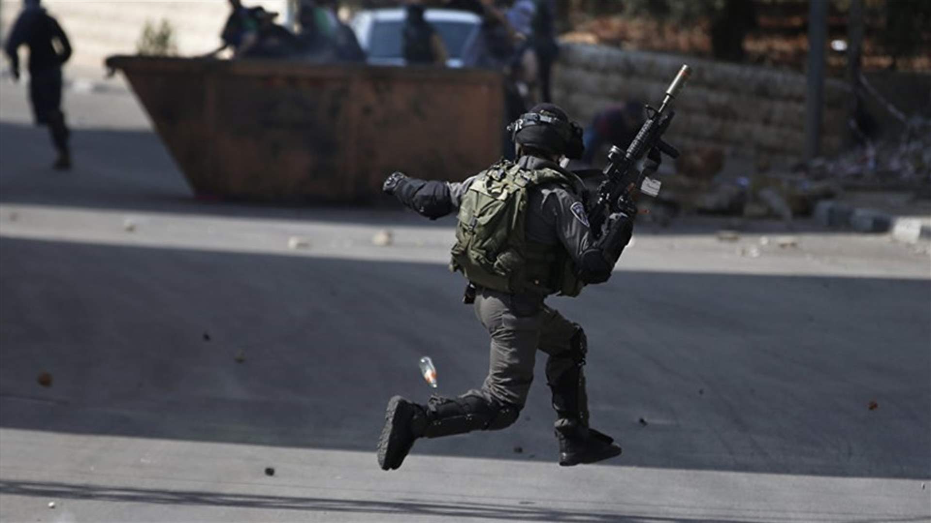 مقتل ثلاثة فلسطينيين وجرح جندي اسرائيلي