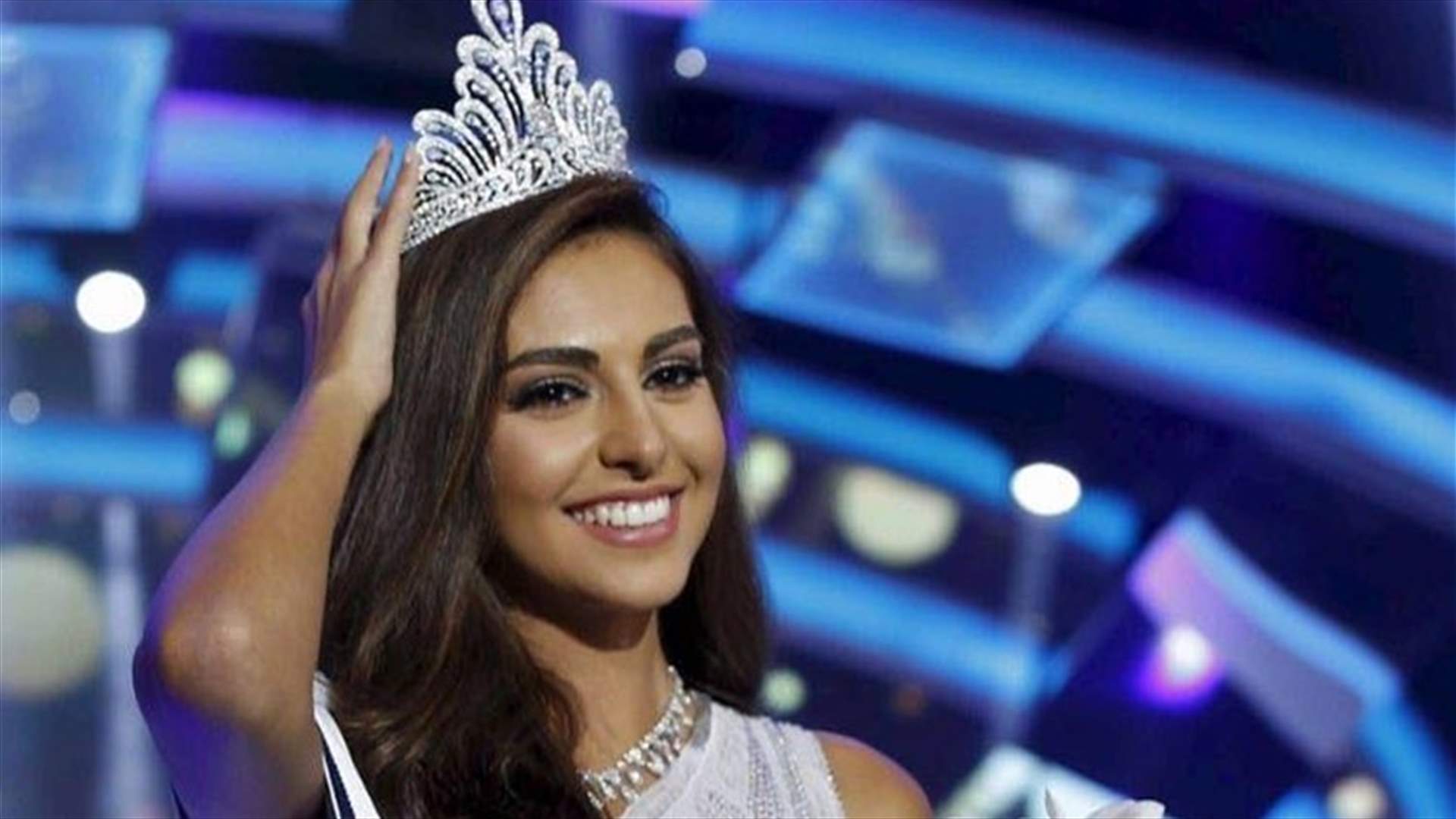 بالصور: فاليري أبو شقرا مع جميلات العالم في جزيرة بينتغن الصينيّة