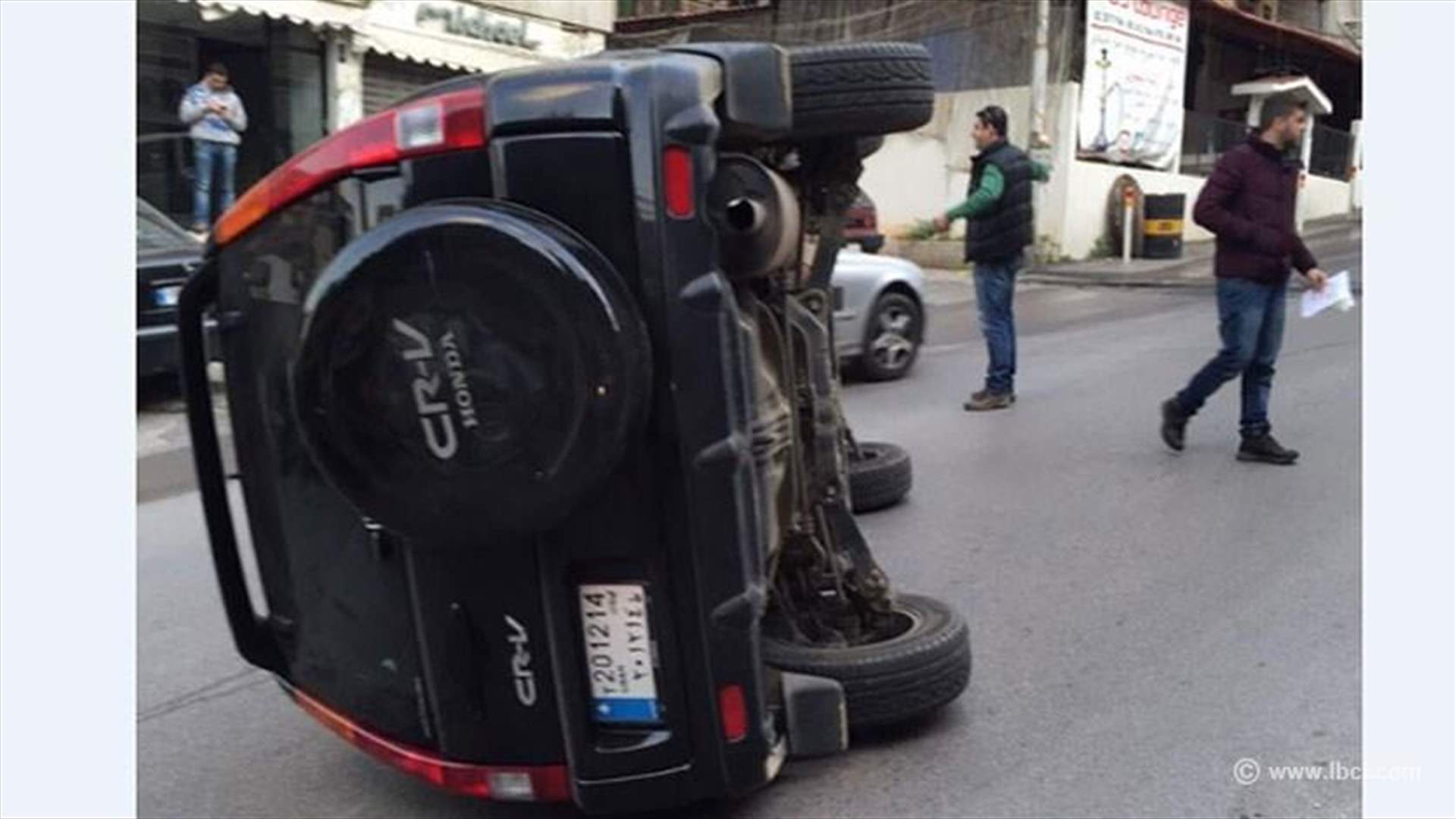 انقلاب سيارة هوندا في ادونيس