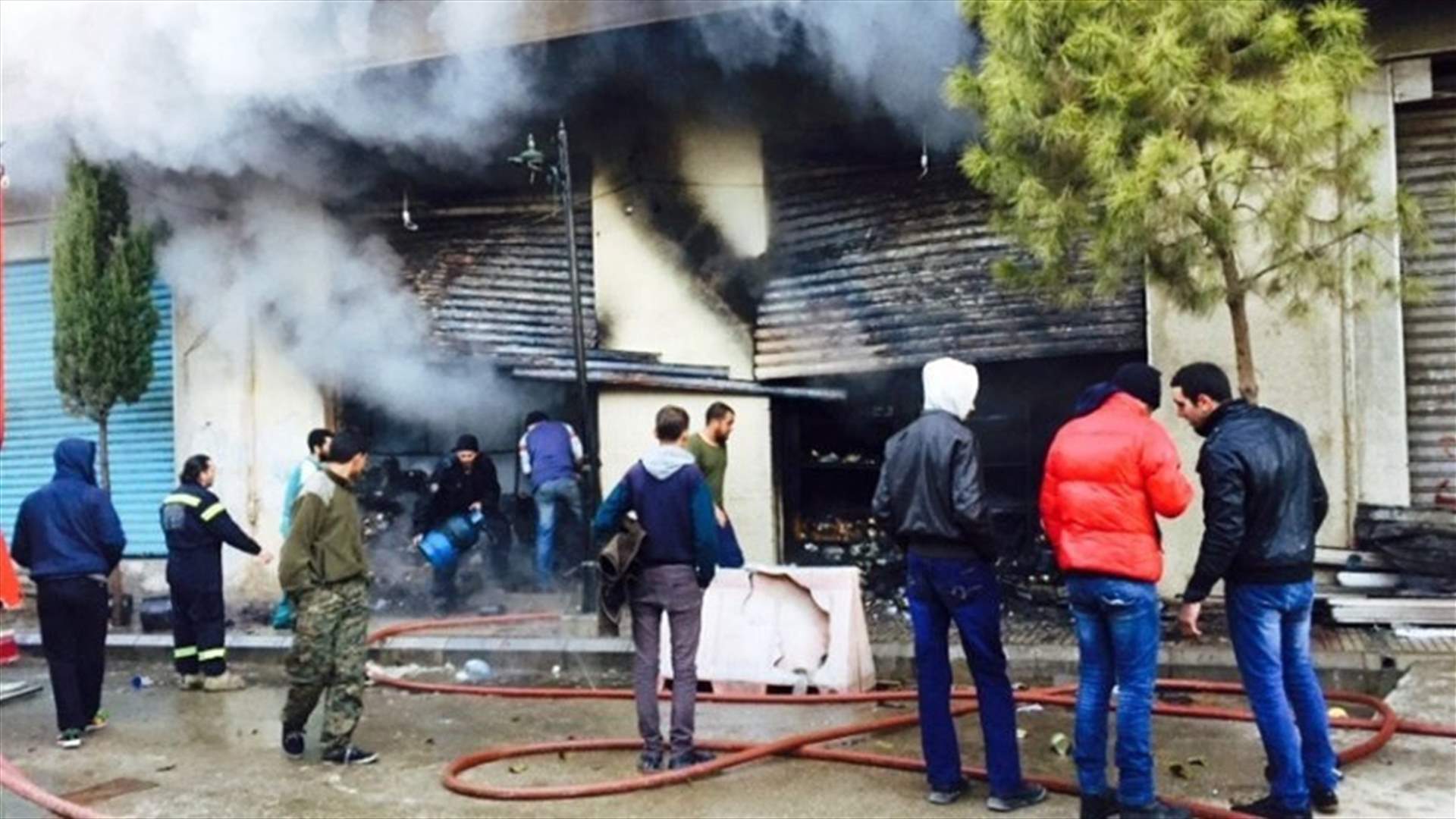 Firefighters extinguish fire erupted in food warehouses in Baalbek 