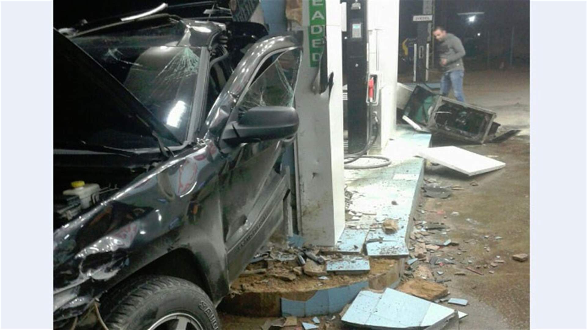 احتراق سيارة في حادث سير على طريق رياق- بعلبك