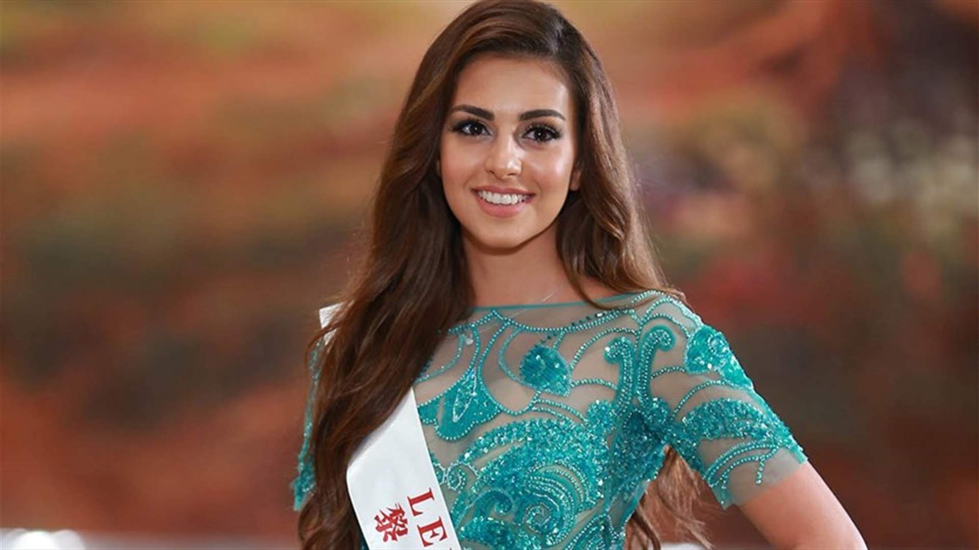 بالصور: فاليري أبو شقرا تفوز بتحدي "أفضل عارضة أزياء" في الصين