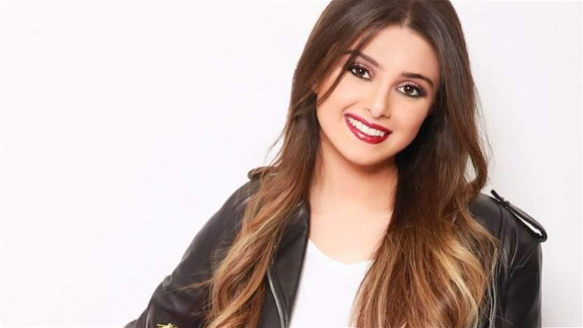 بالفيديو: ماريتا الحلاني بأغنيةٍ جديدة لعيد الميلاد وإطلالة مميّزة لشقيقتها