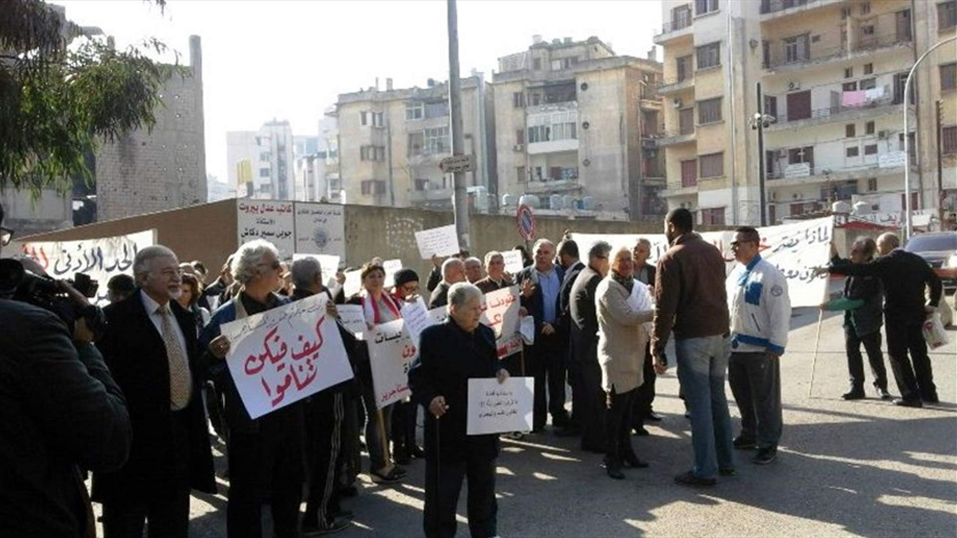 اعتصام للجنة الدفاع عن المستأجرين امام قصر العدل 
