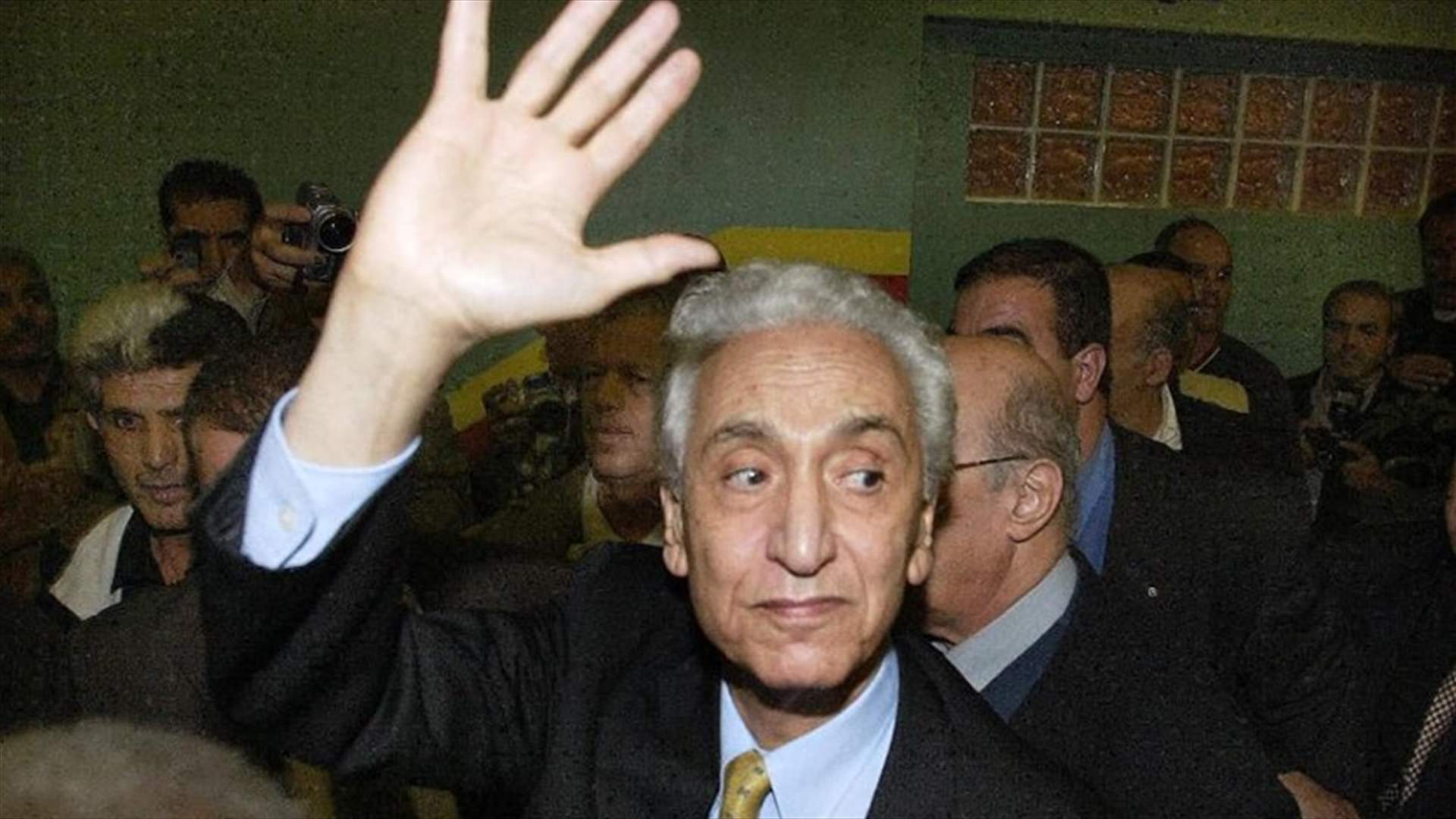وفاة المعارض الجزائري حسين آيت احمد