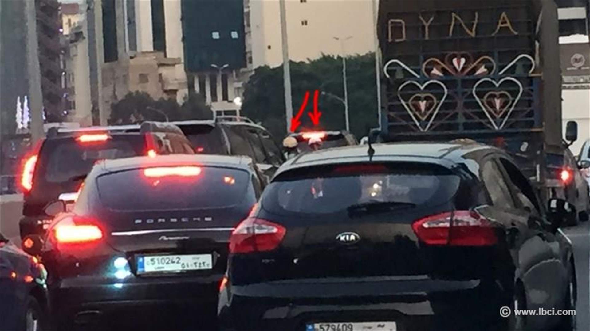 ما بقى حدا يمشي بلا مواكب