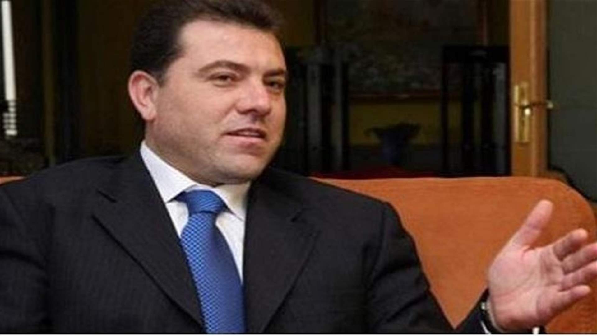 مناصرو حسن يعقوب يعتصمون امام مقر المجلس الشيعي