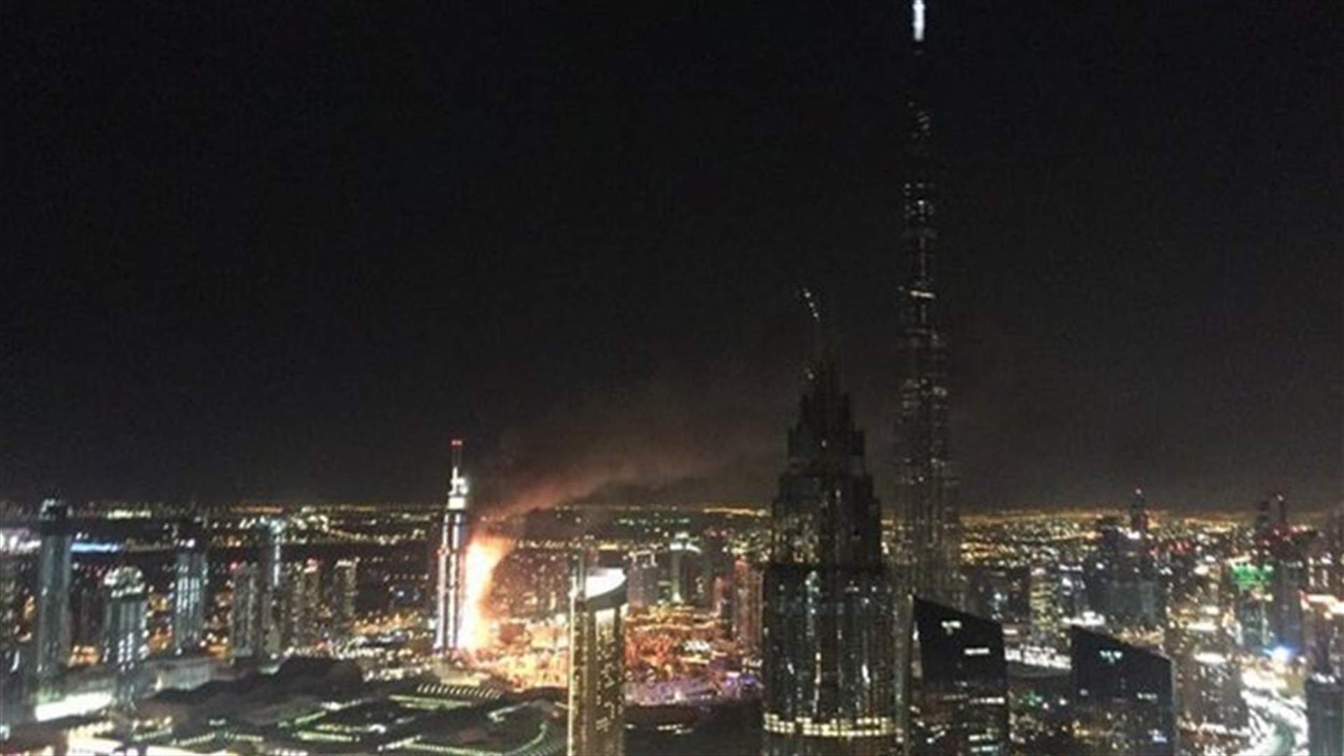فرق الاطفاء تمكنت من اخماد الحريق في فندق دبي