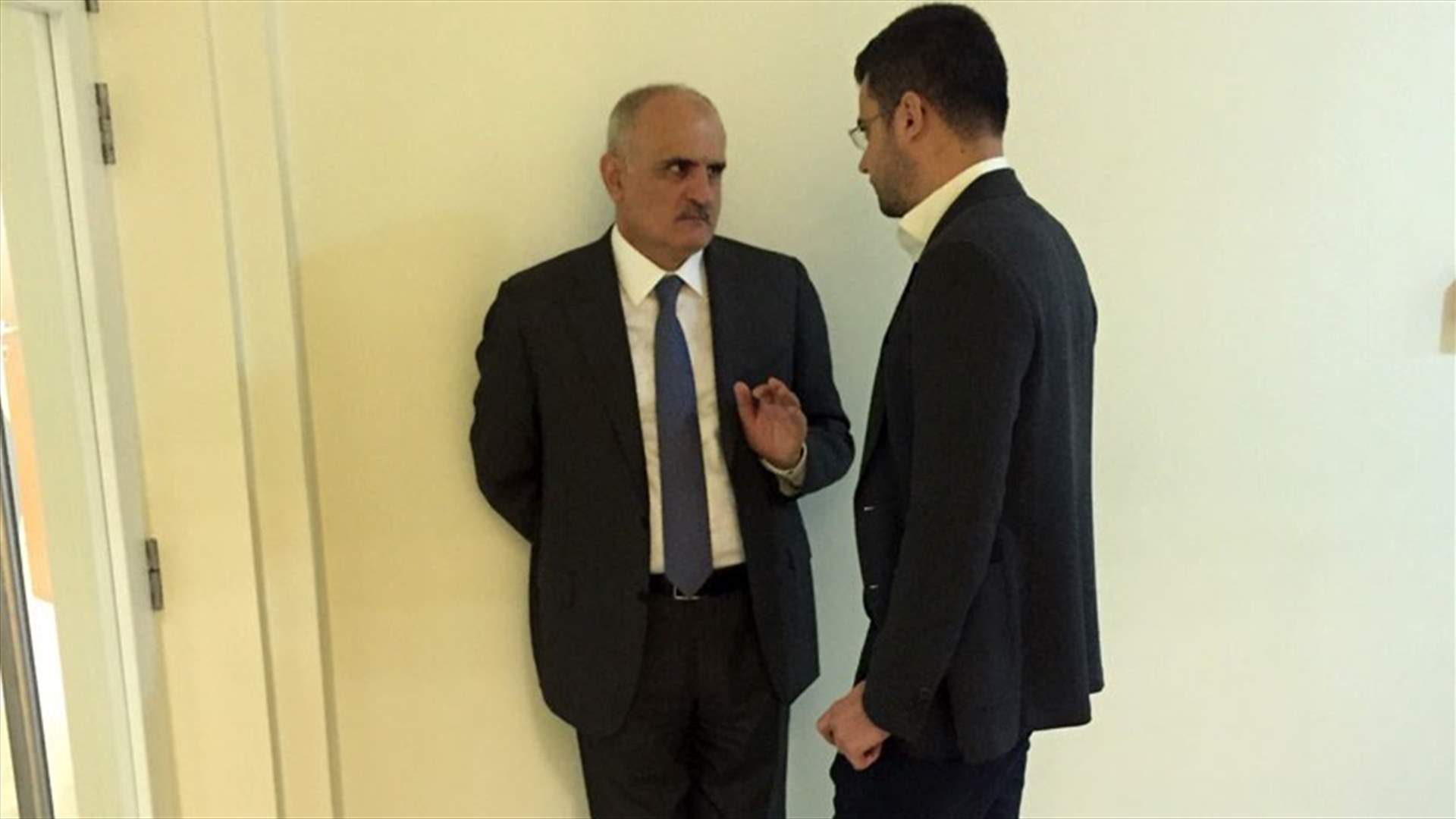 ما قصة نجل المرشح ومعاون الاستاذ؟