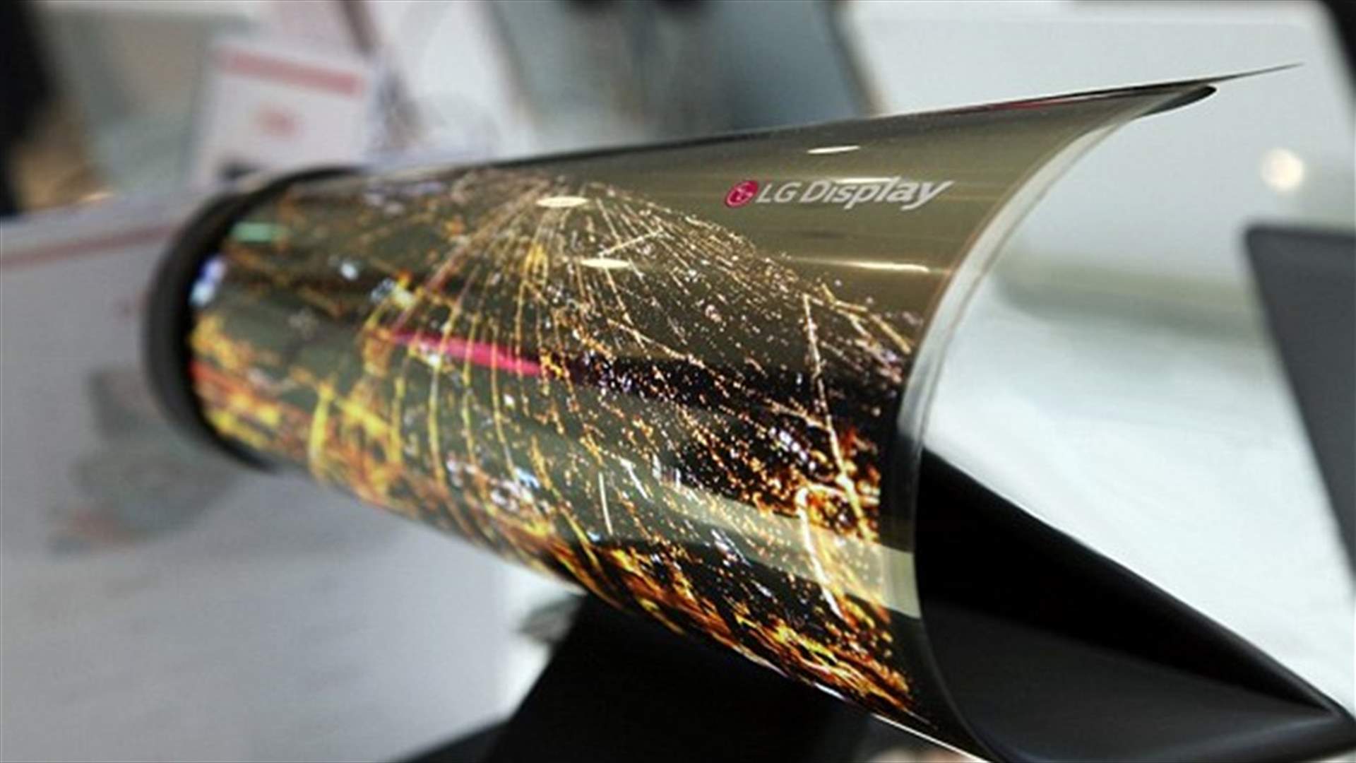 تلفزيون بشاشة قابلة للفّ من "LG"