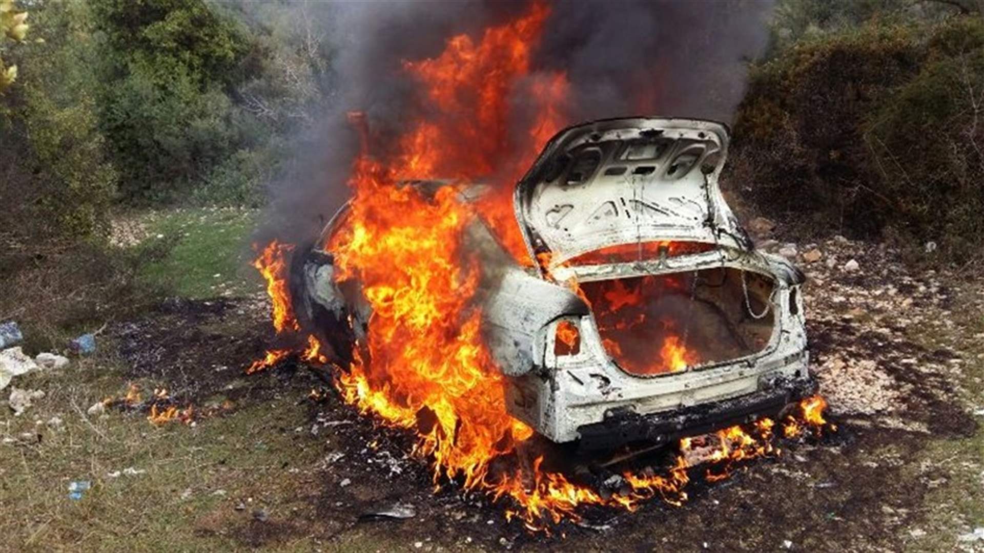 احتراق سيارة مسروقة في بلدة بخعاز جبيل