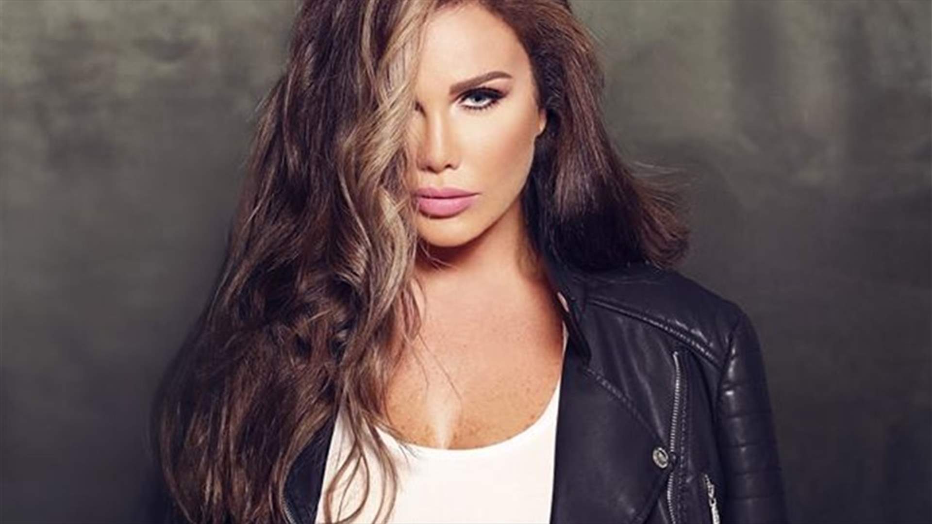 بالفيديو: من أخذ الميكروفون من نيكول سابا أثناء حفل زفاف في مصر؟
